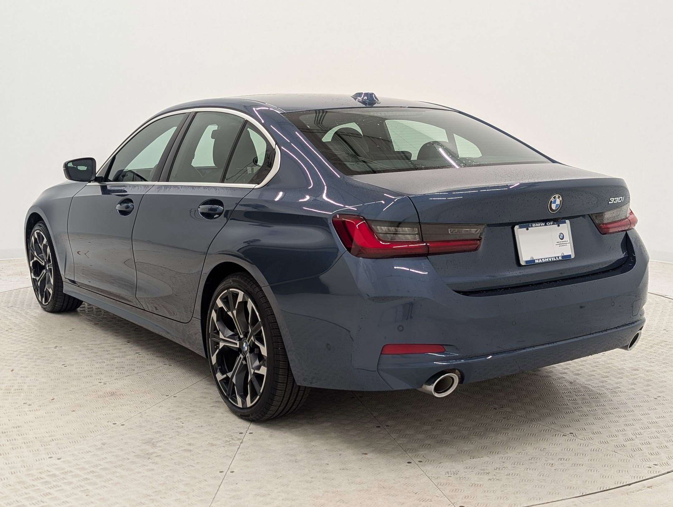 2025 Bmw 330i Sedan photo 3