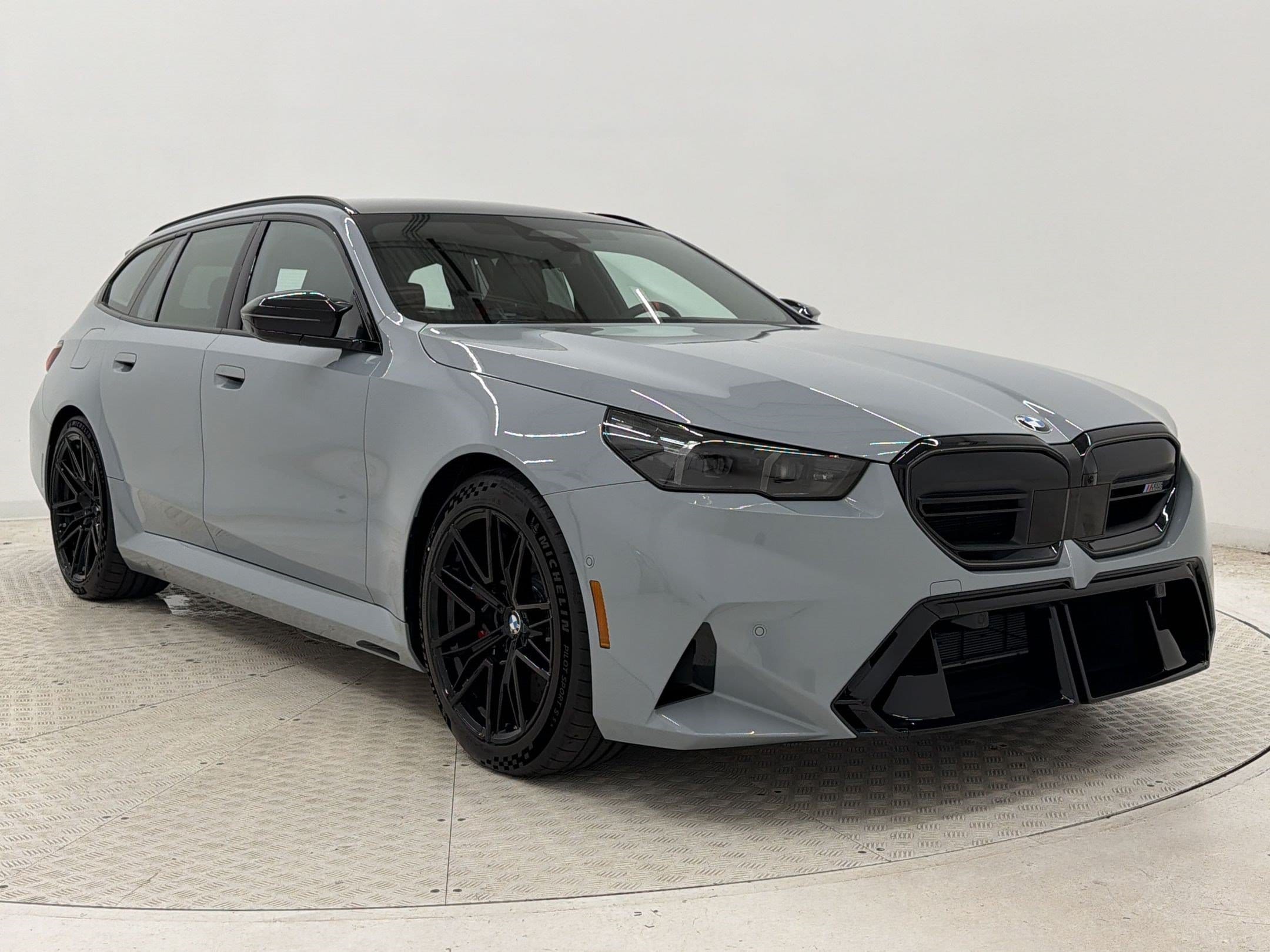 M5 Base Wagon