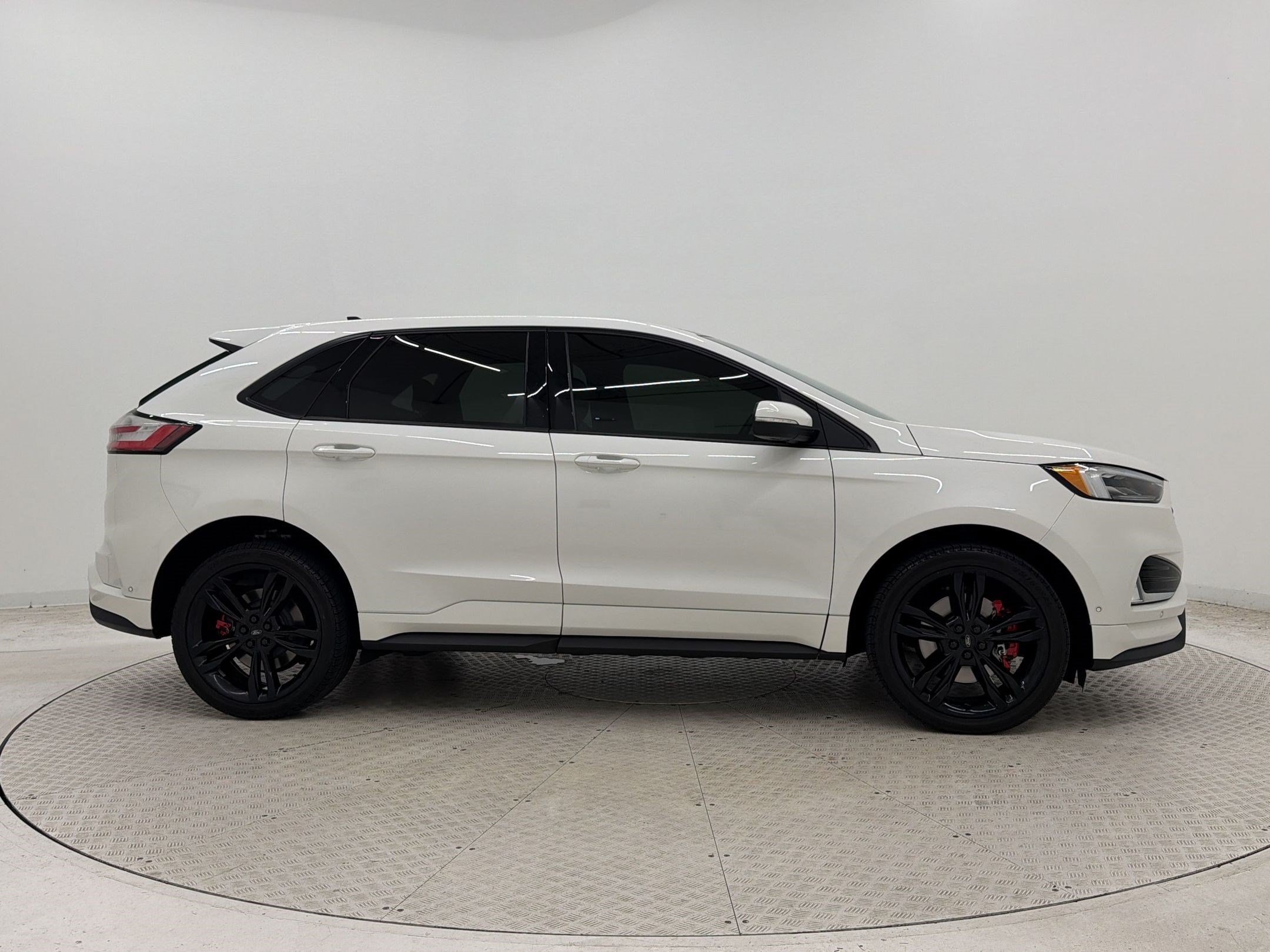 Edge ST SUV