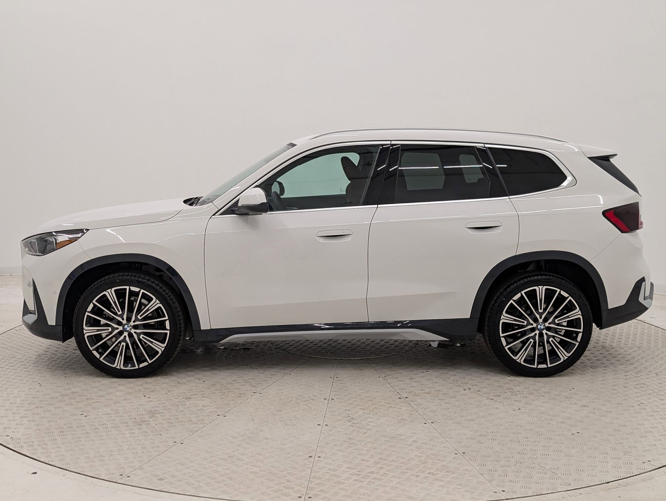 2026 Bmw X1 XDrive28i photo 2