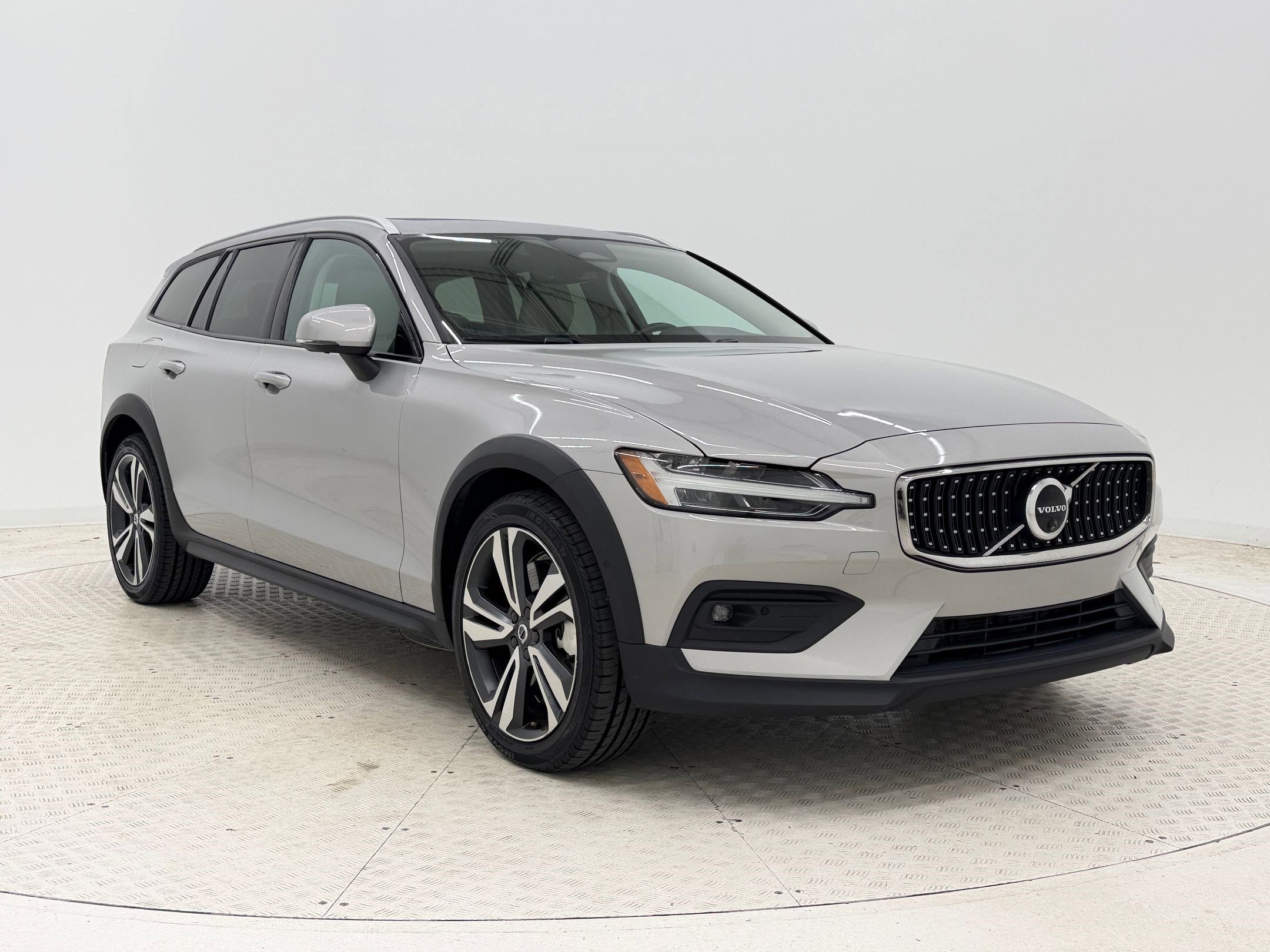 V60 Cross Country Plus Wagon