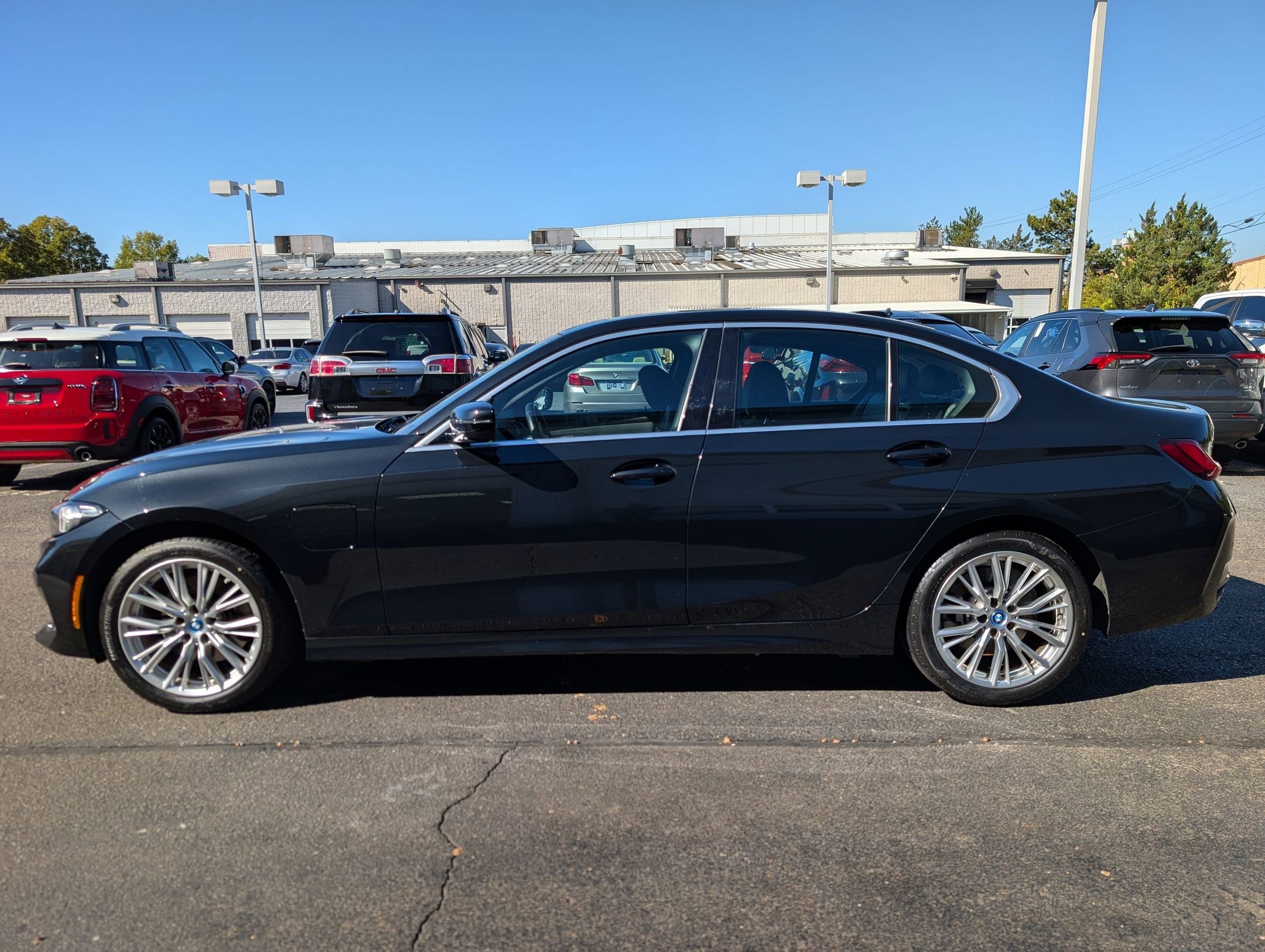 2024 Bmw 330e xDrive Sedan photo 2