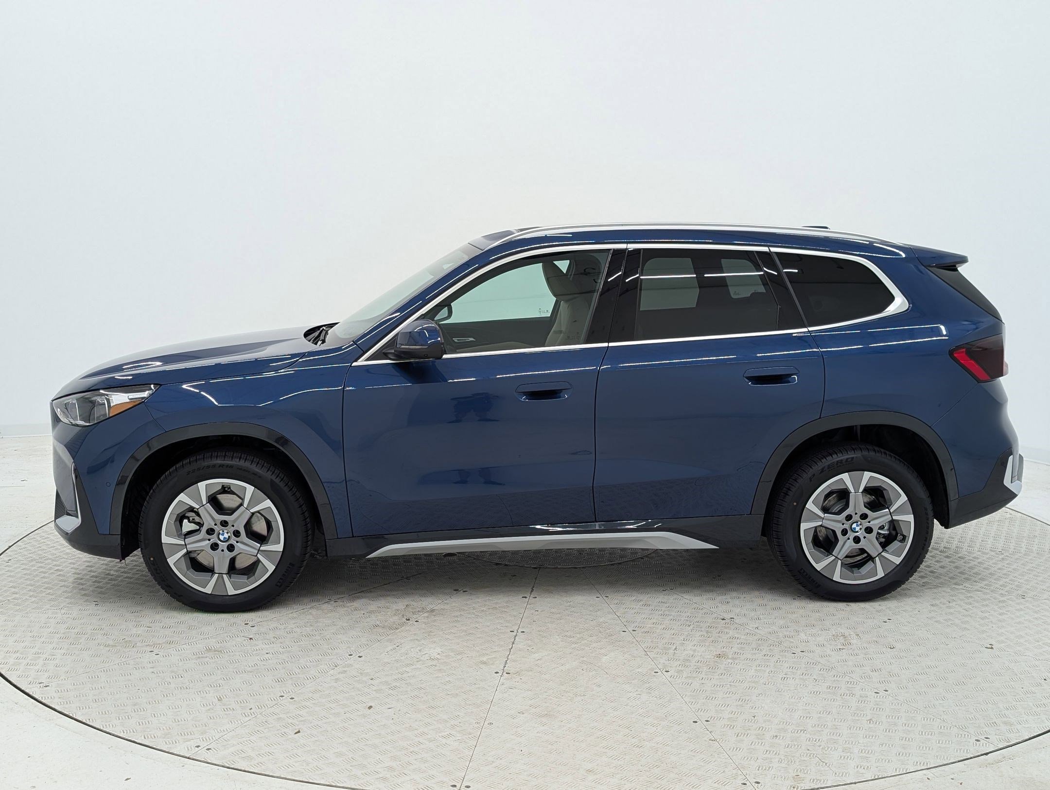 2025 Bmw X1 XDrive28i photo 2