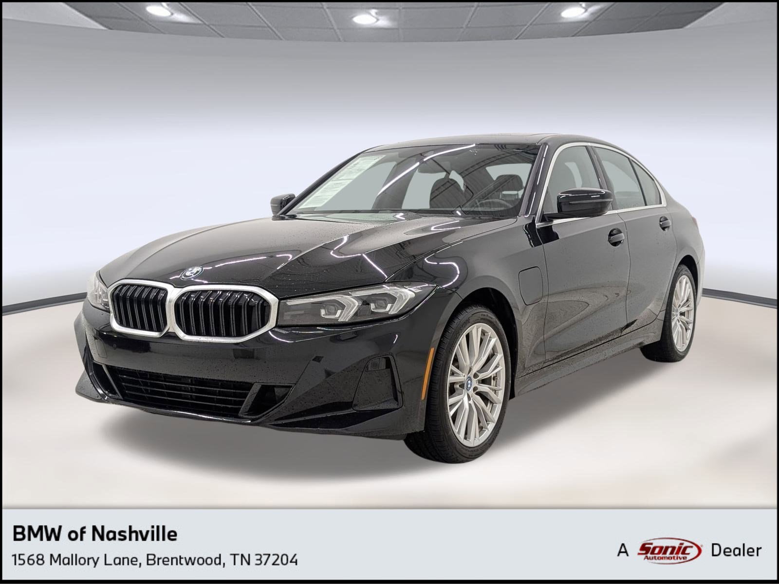 2024 BMW 3 Series 330e's photo