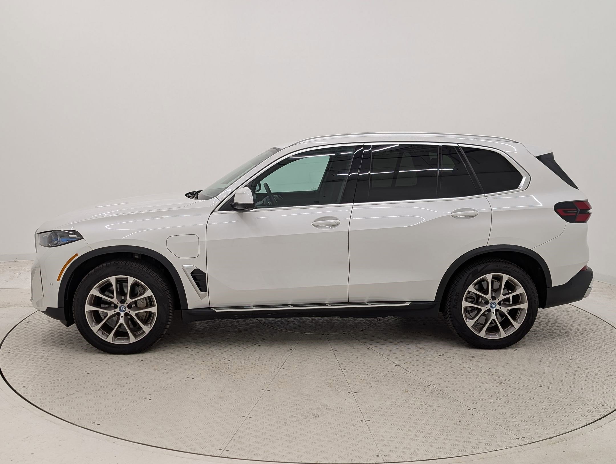 2025 Bmw X5 xDrive50e photo 2