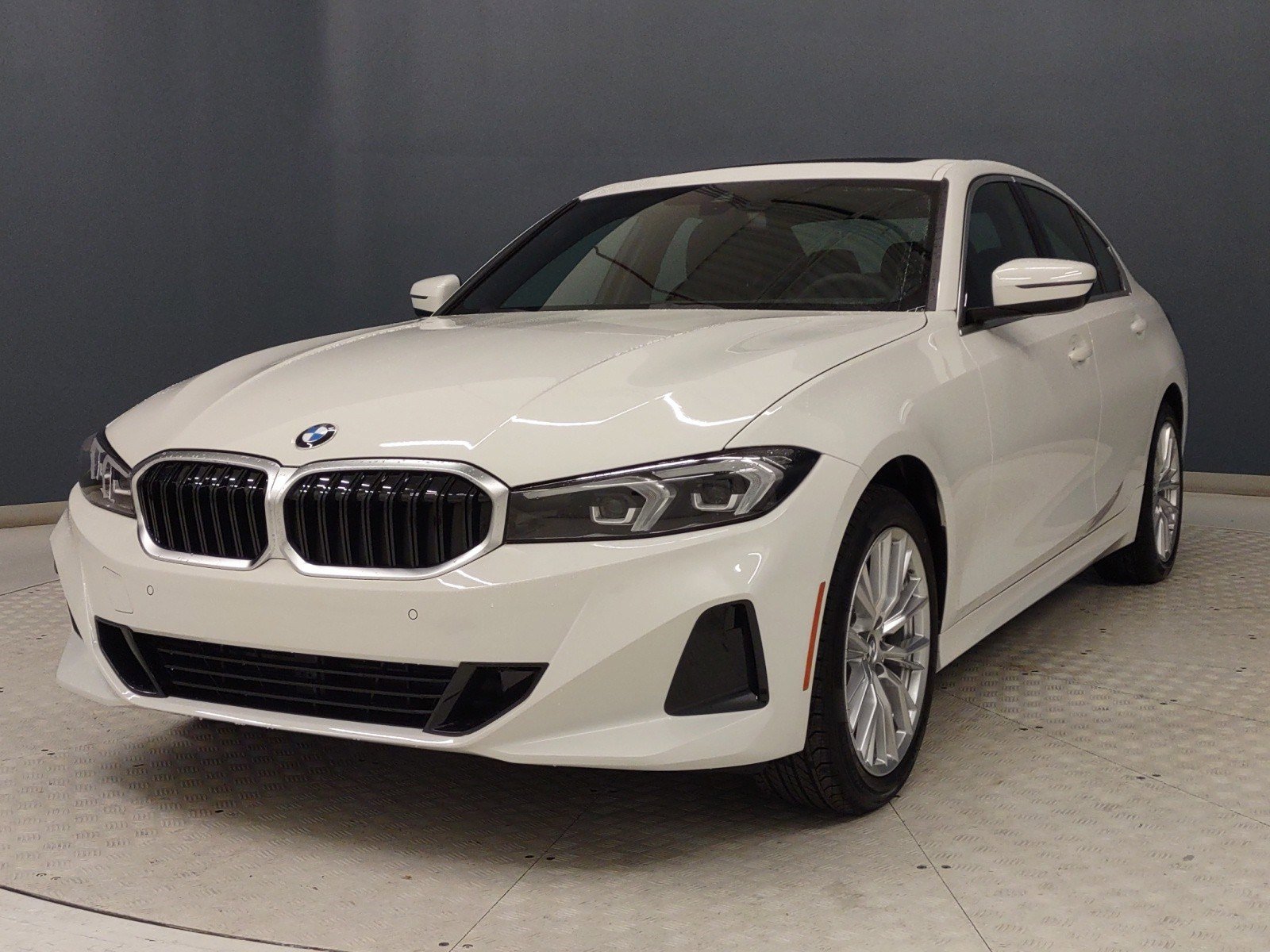 2024 Bmw 330i photo 4
