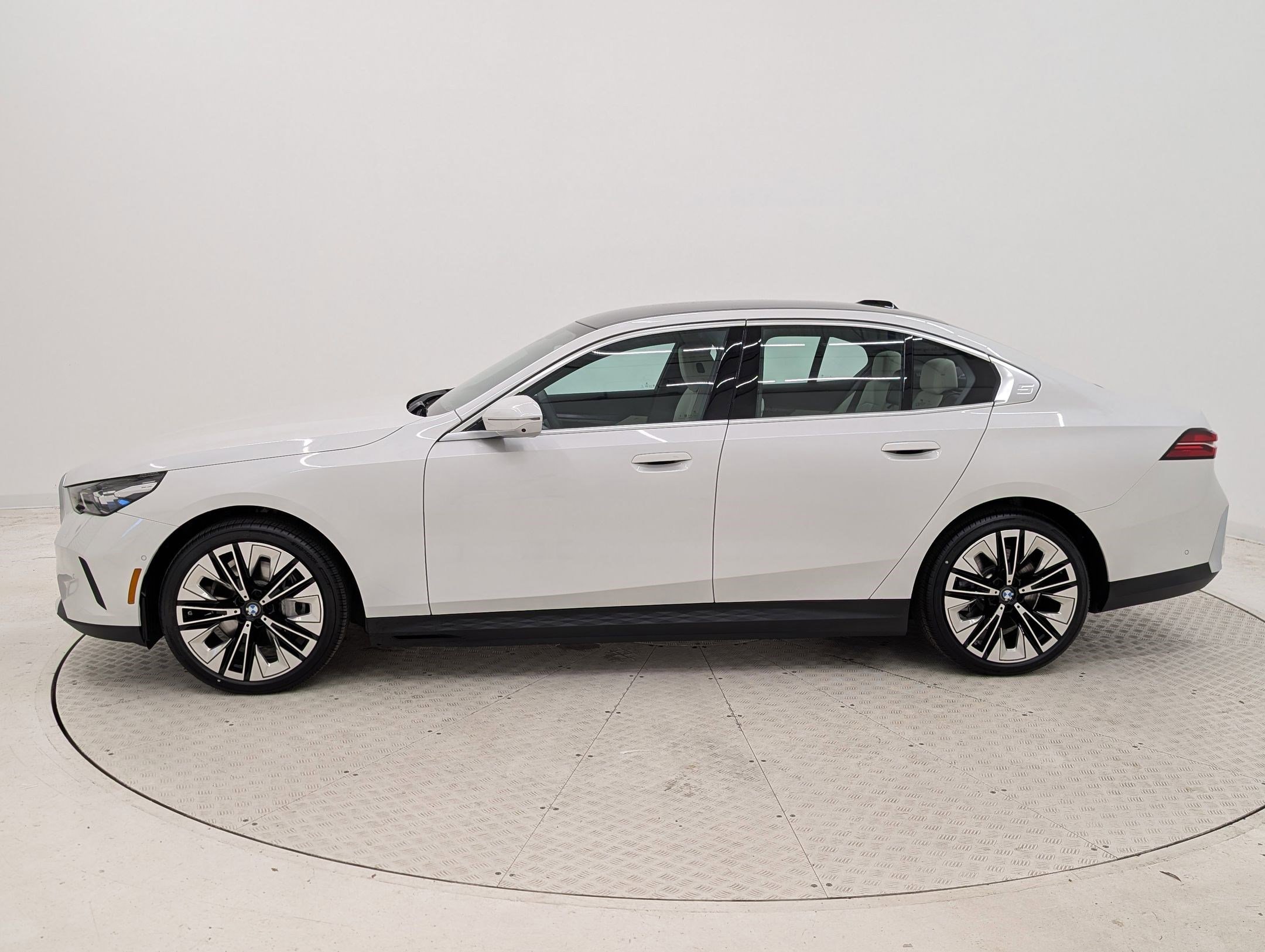 2026 Bmw i5 eDrive40 photo 2