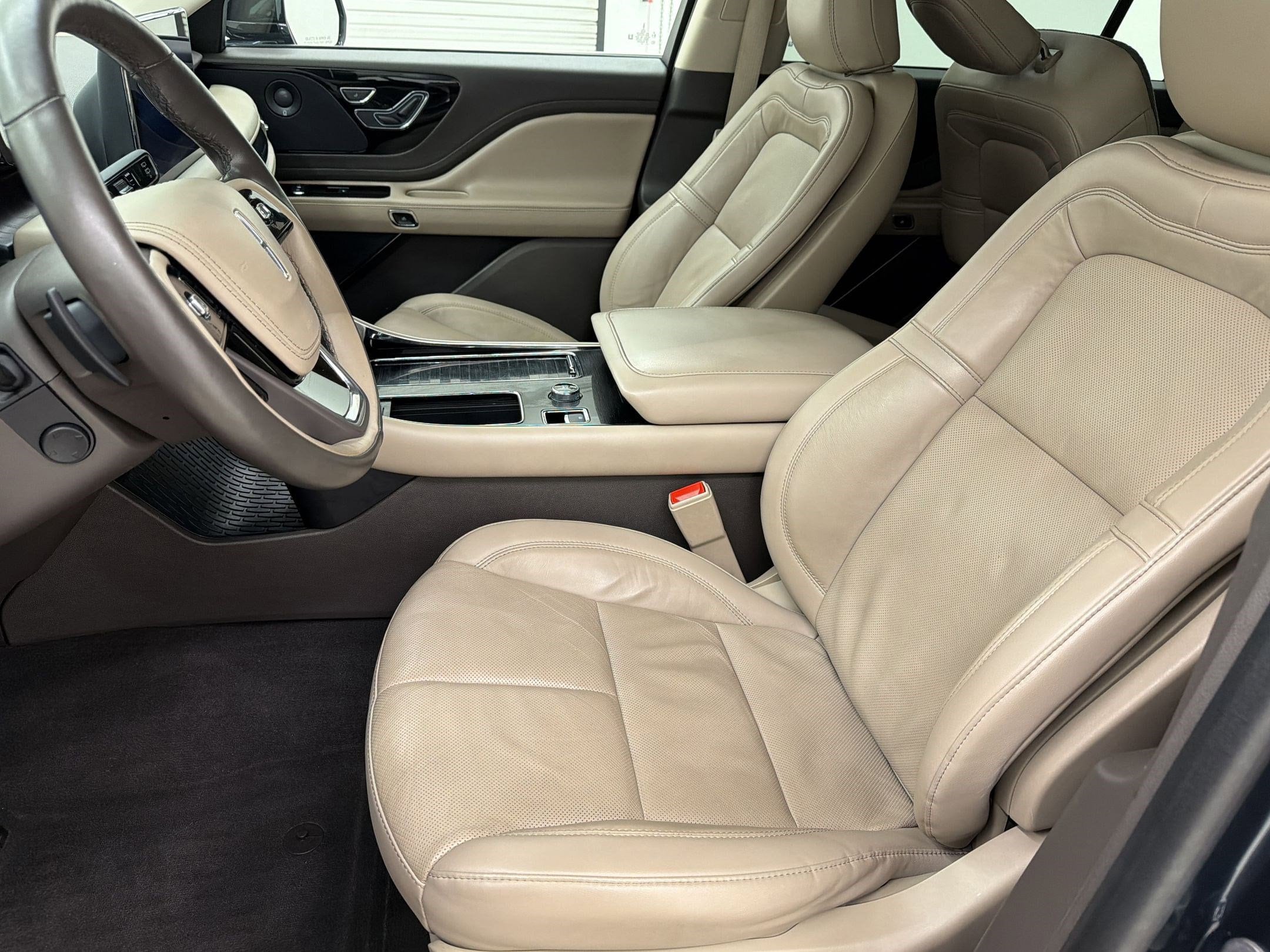 Aviator Reserve SUV