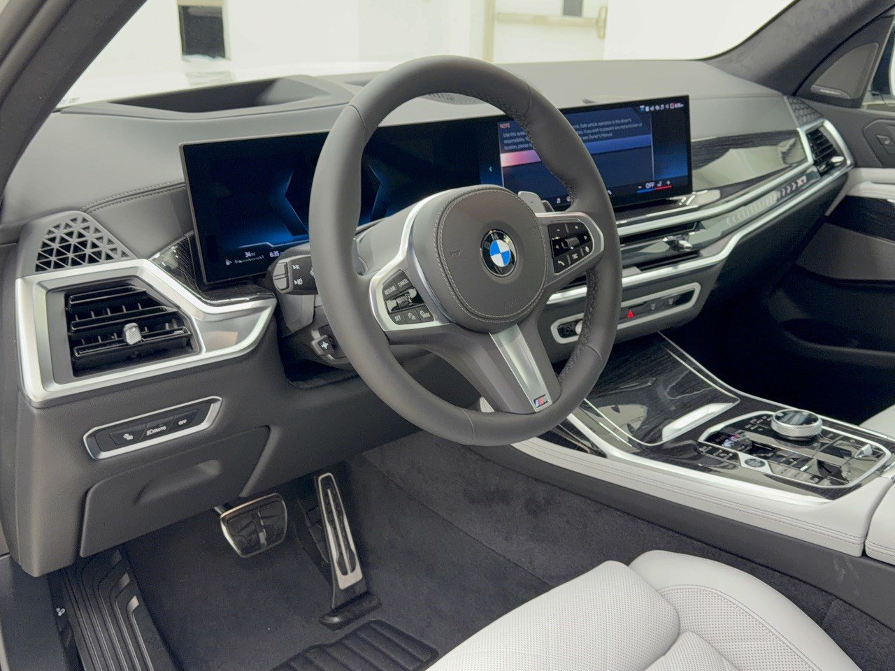 New 2027 BMW X7 xDrive40i SUV