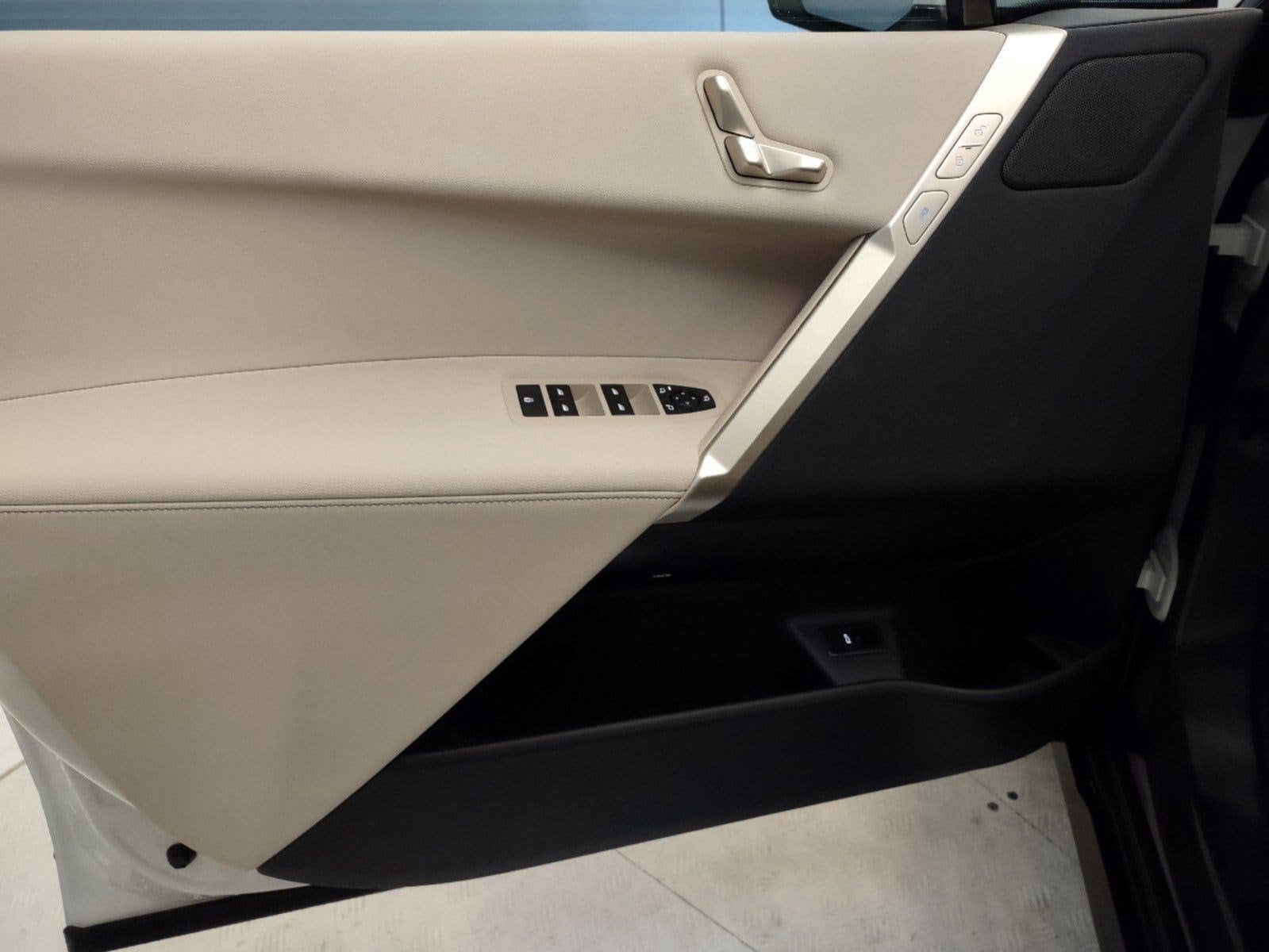 2023 BMW iX Base - Photo 16