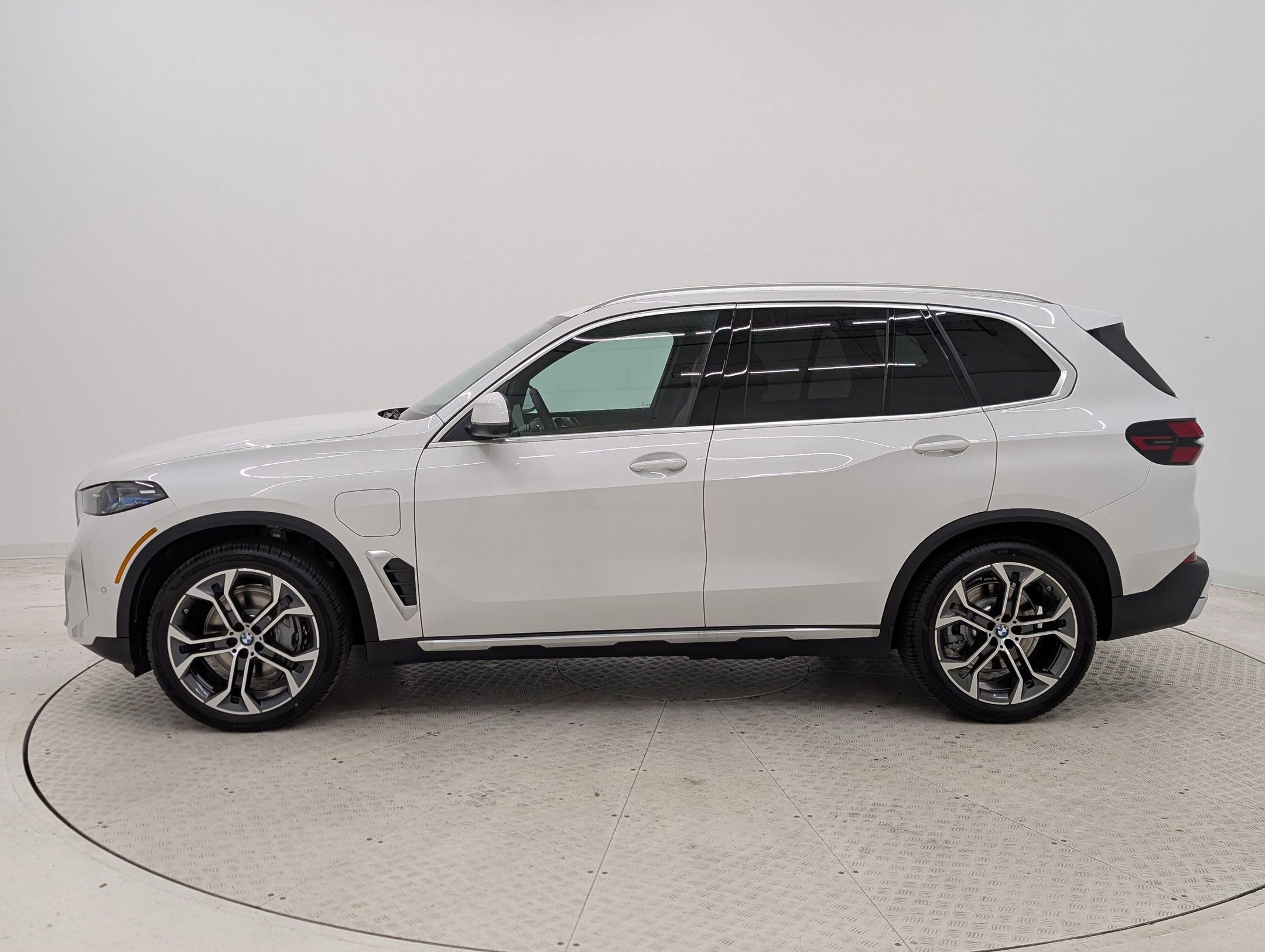 2026 Bmw X5 xDrive50e photo 2