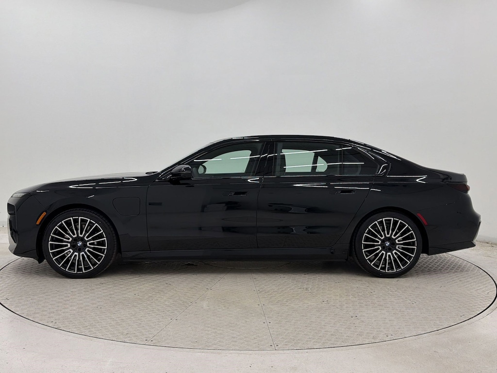 New 2026 BMW 750e xDrive Sedan