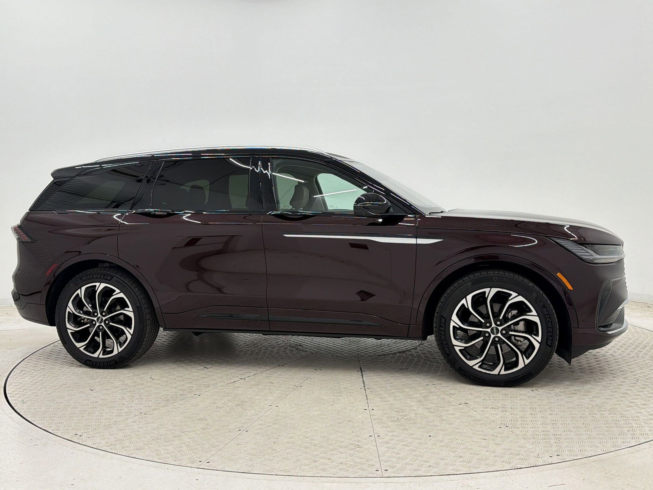 Nautilus Reserve SUV