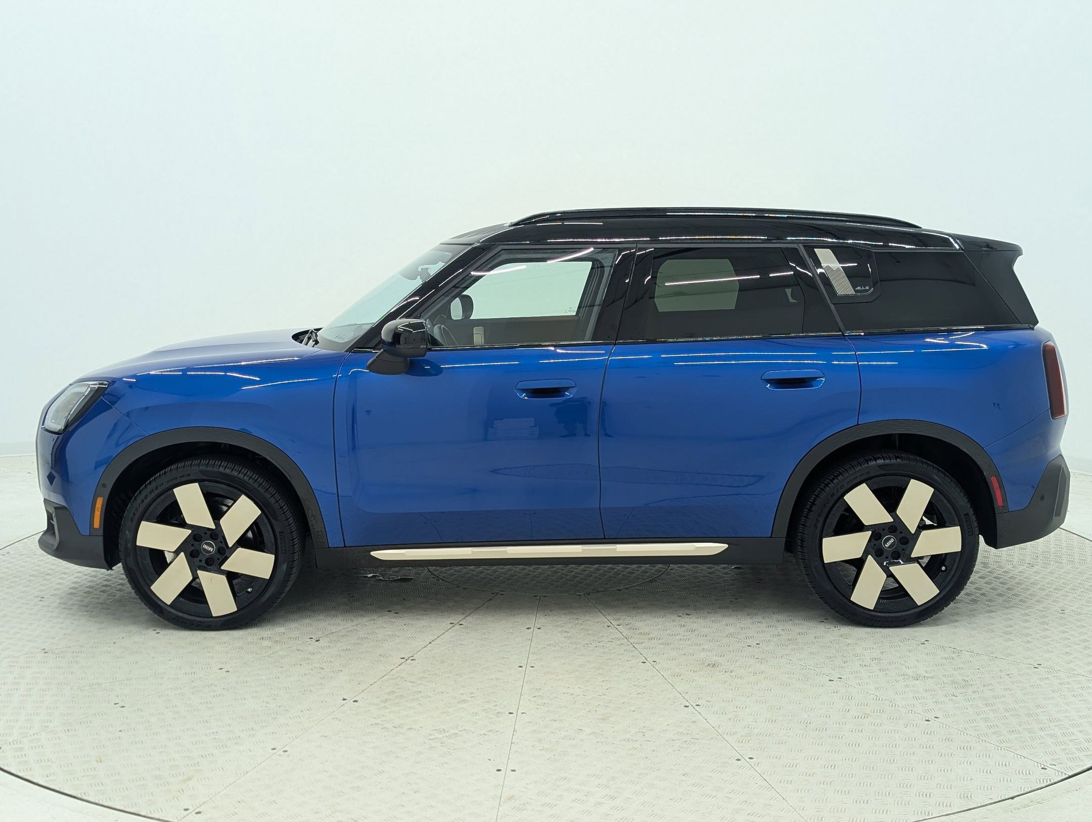 2025 Mini Countryman S photo 2