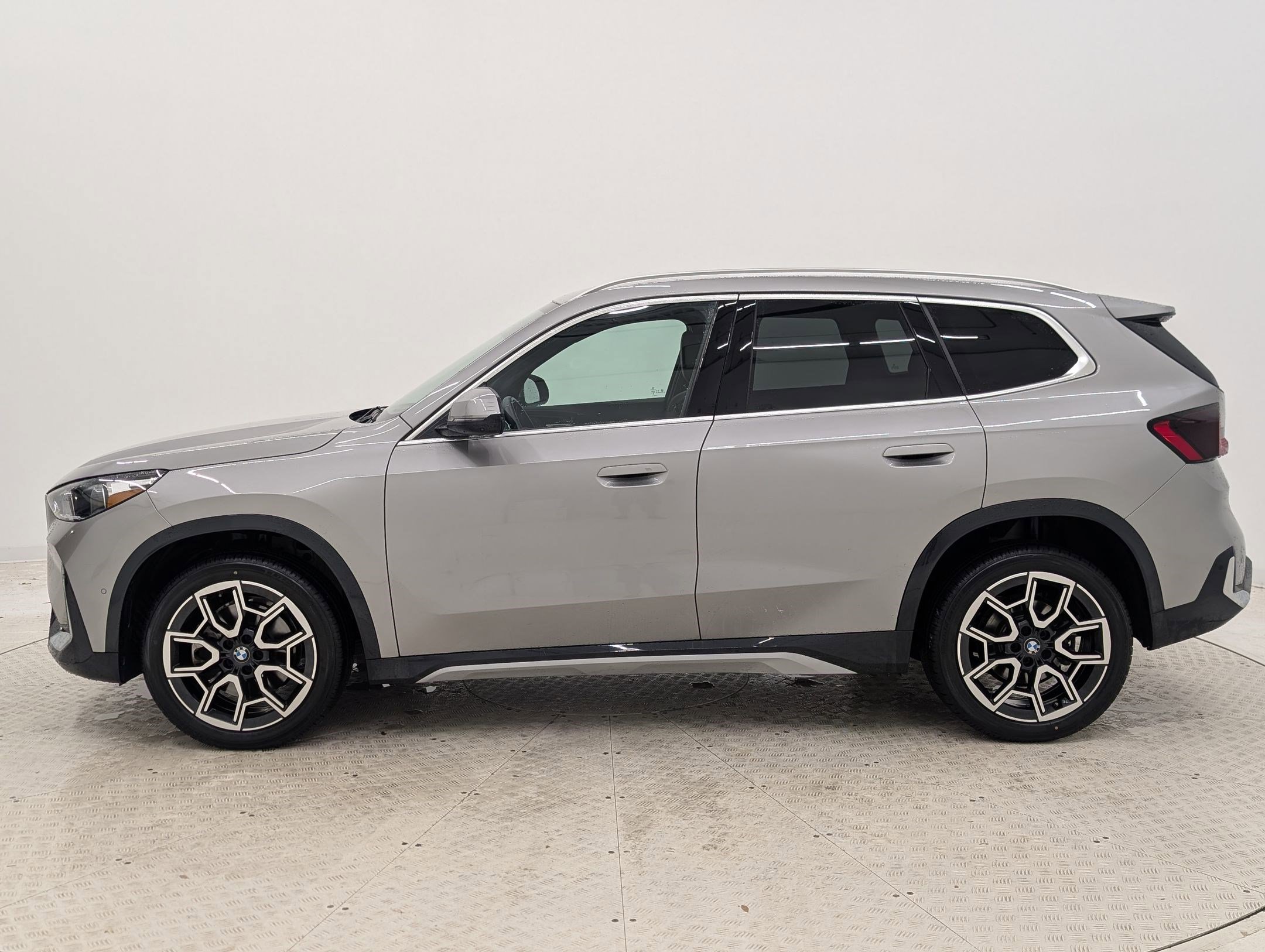 2025 Bmw X1 XDrive28i photo 2