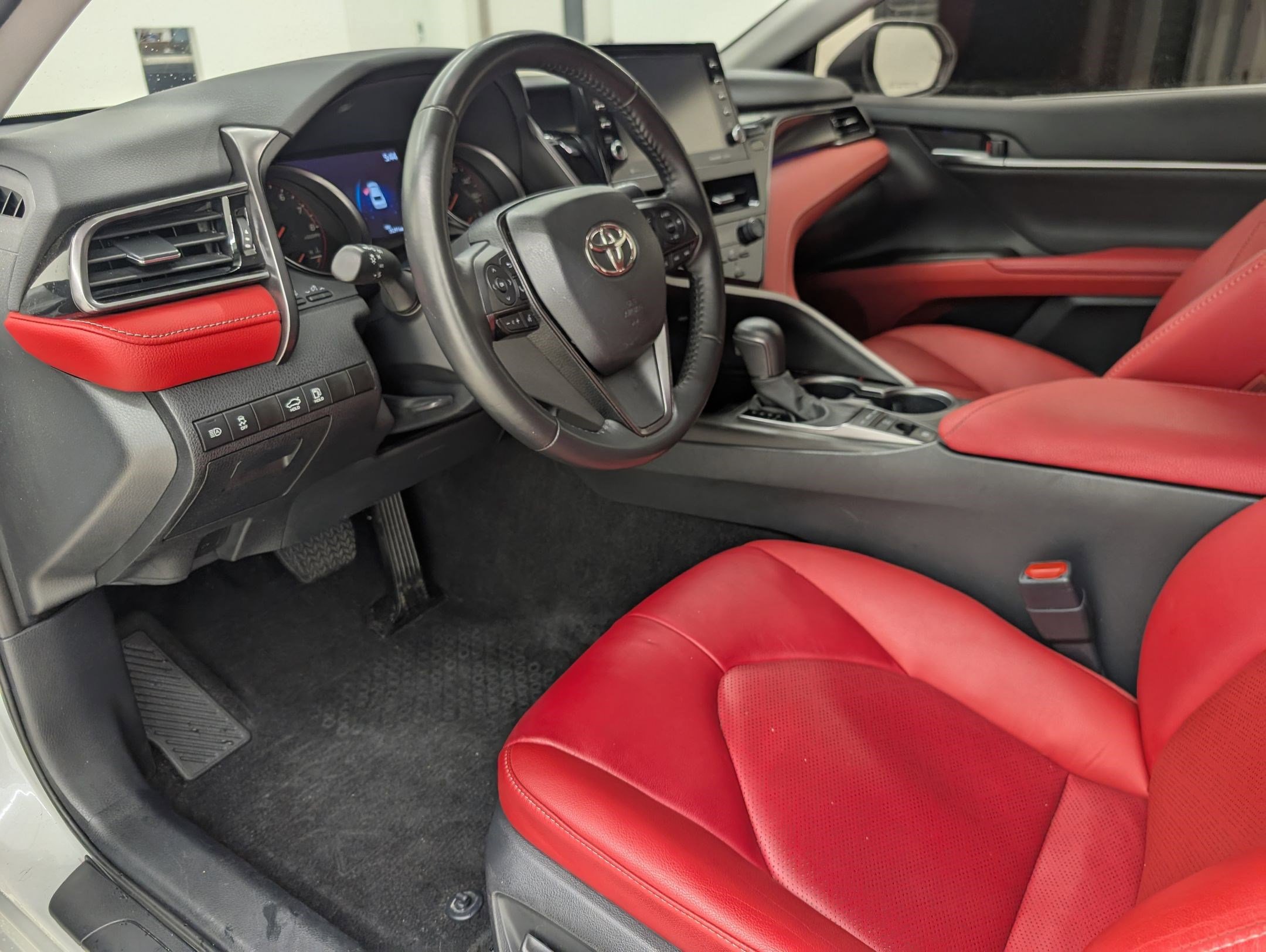 2023 Toyota Camry XSE photo 4