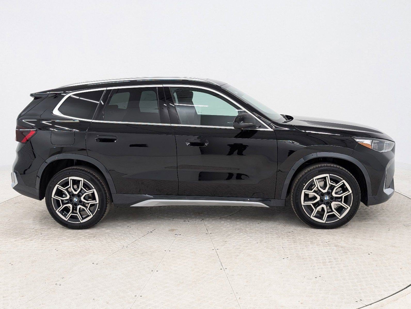 2025 BMW X1 28i - Photo 8