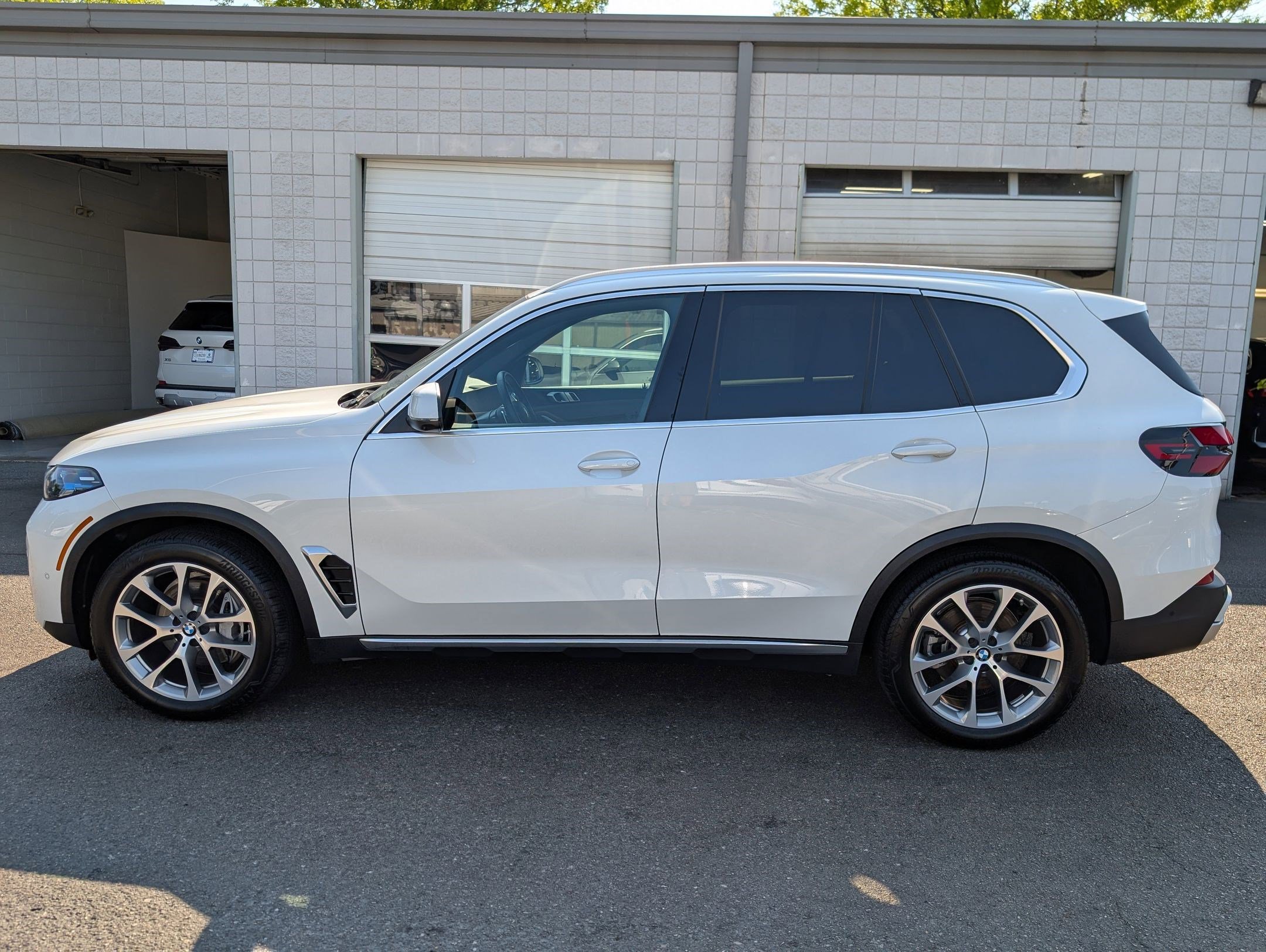 2025 Bmw X5 xDrive40i photo 2