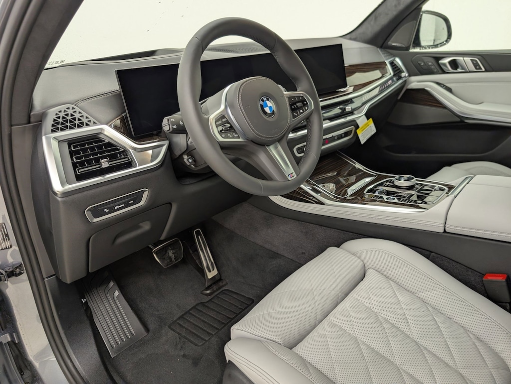 New 2026 BMW X7 xDrive40i SUV