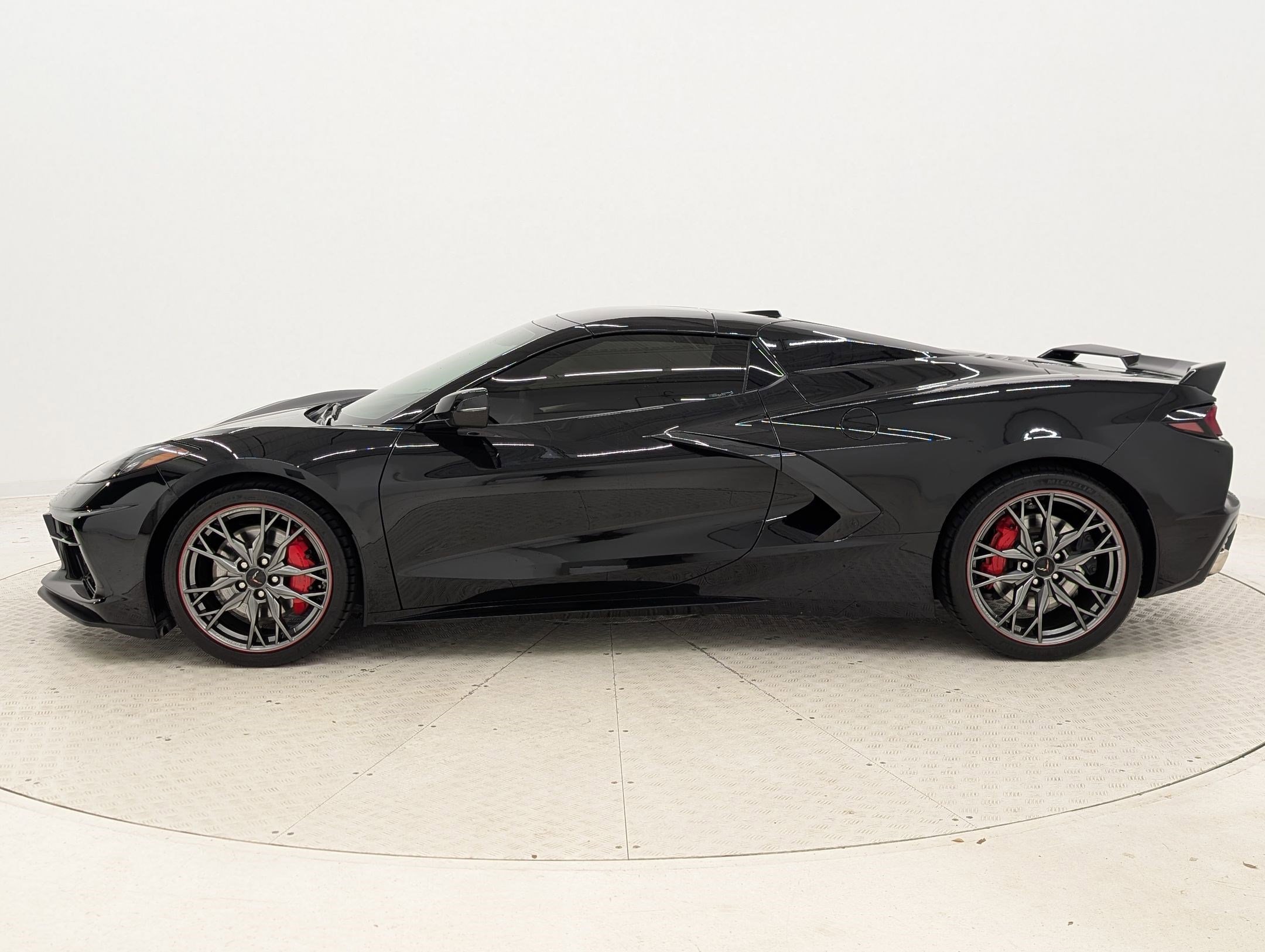 2024 Chevrolet Corvette Stingray 2LT Convertible photo 2