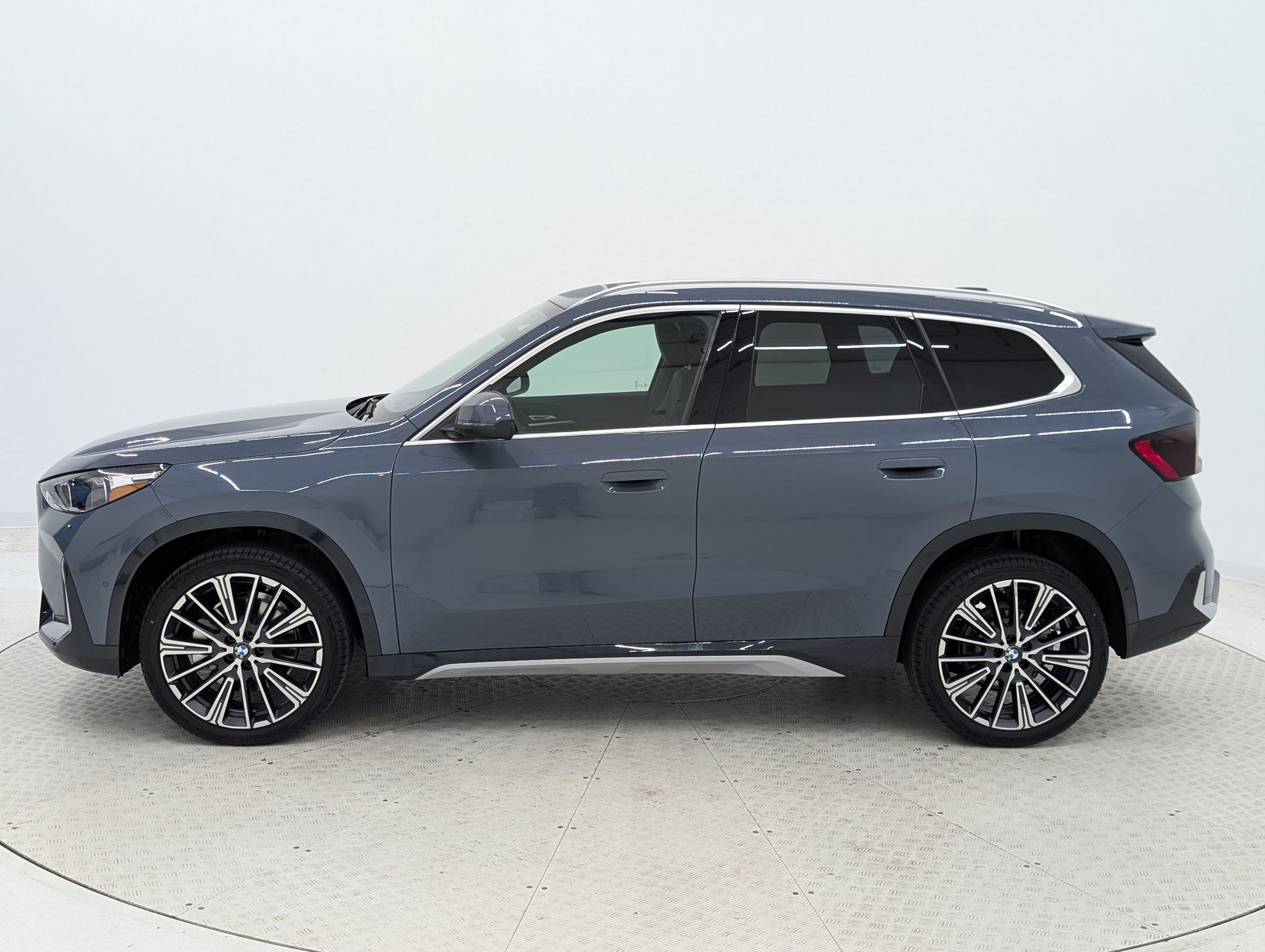 2026 Bmw X1 XDrive28i photo 2