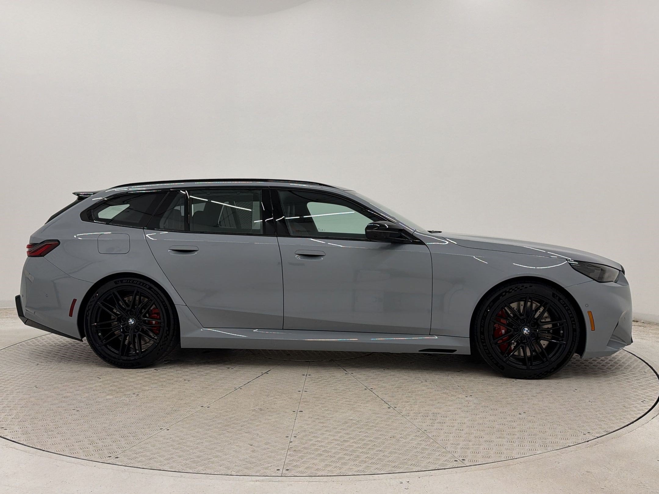 M5 Base Wagon