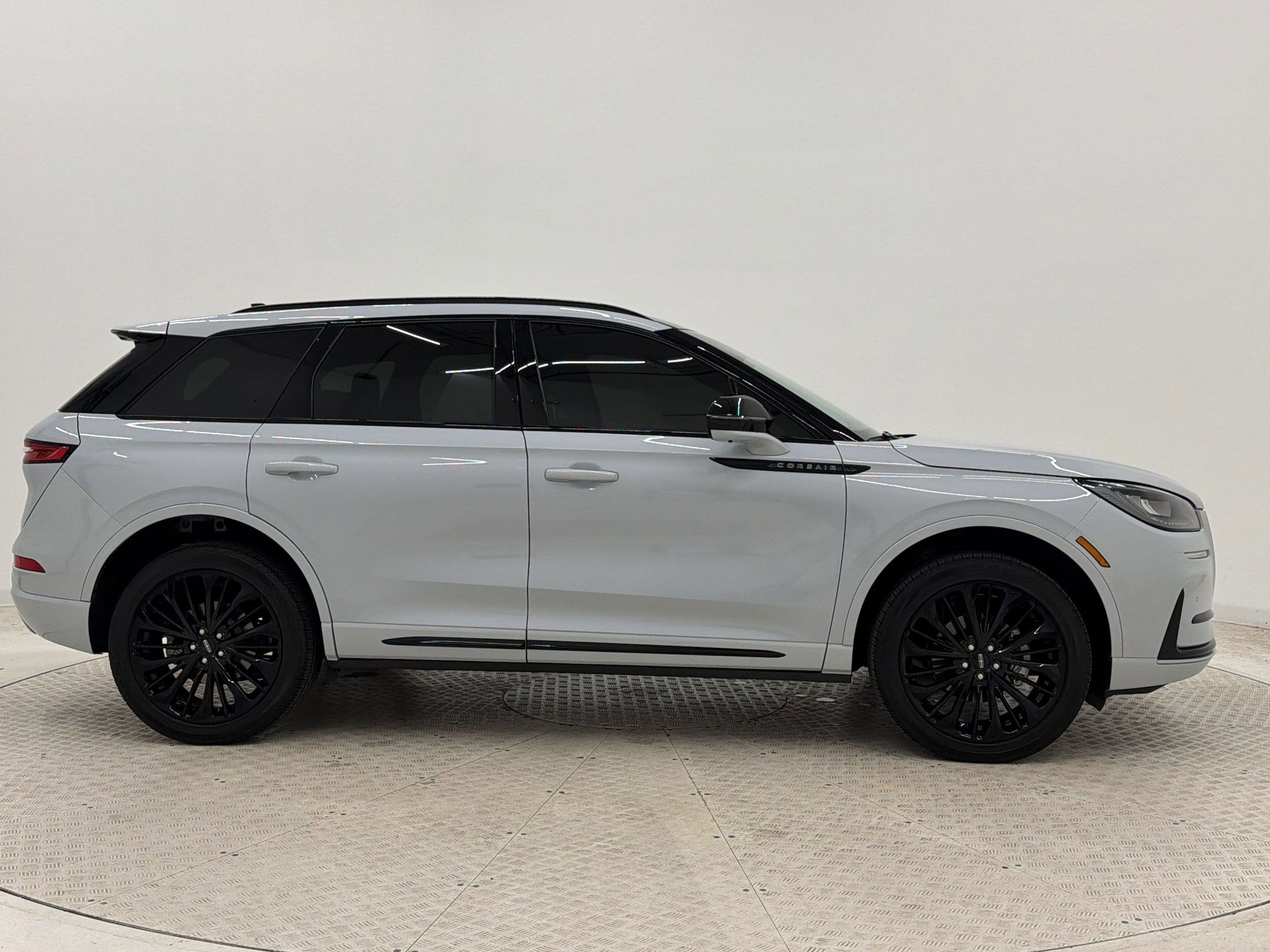 Corsair Premiere SUV