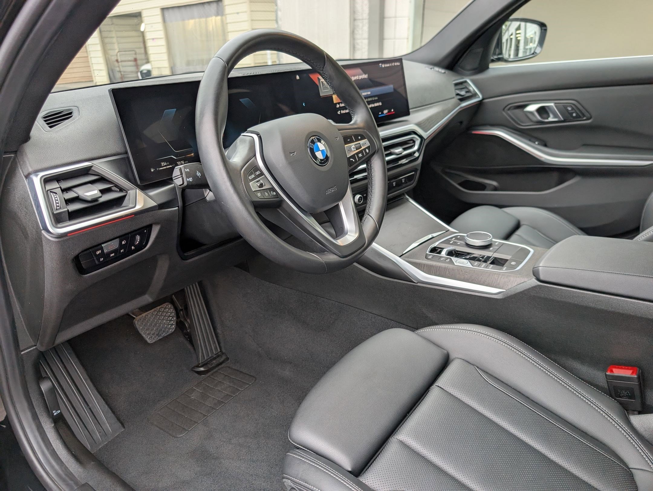 2024 Bmw 330i Sedan photo 3