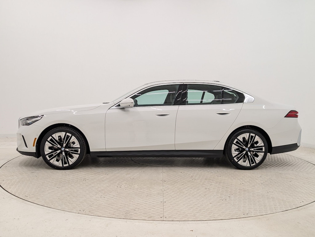 New 2026 BMW 530i Sedan