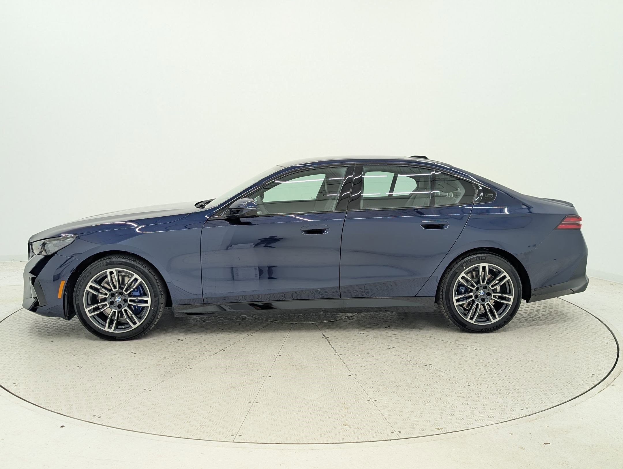 2026 Bmw 530i Sedan photo 2