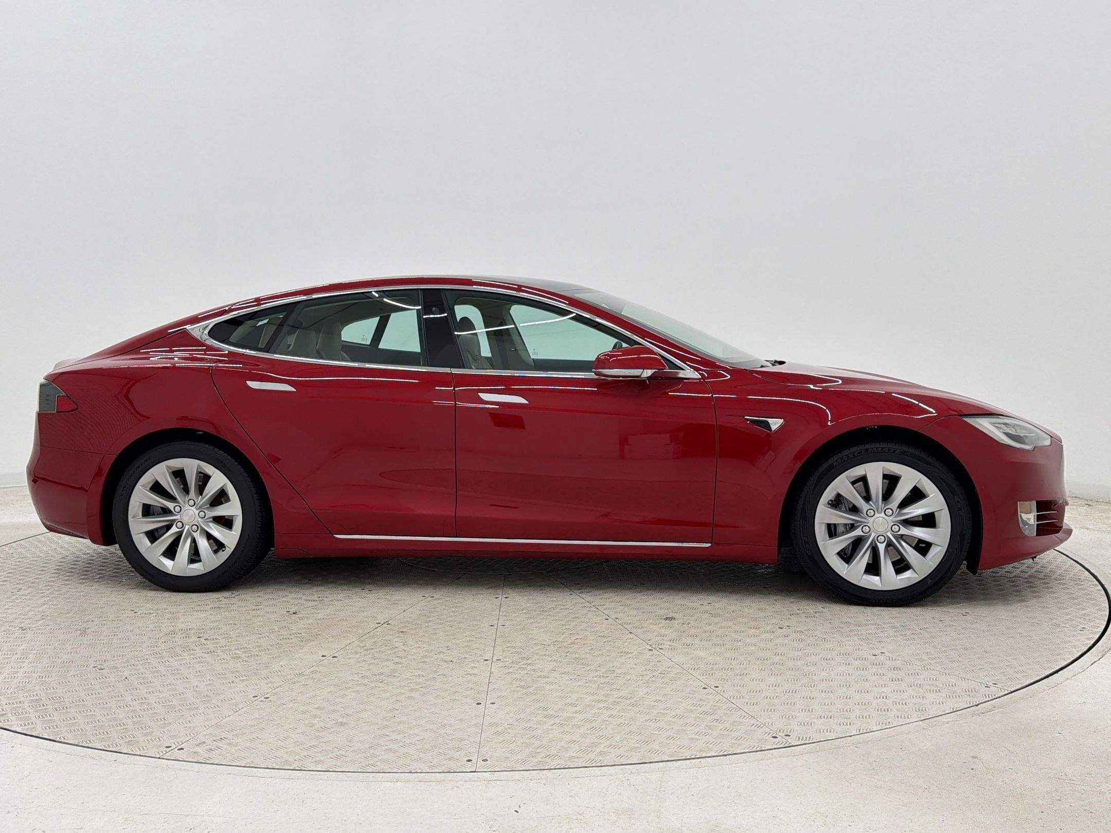 Model S 100D Hatchback