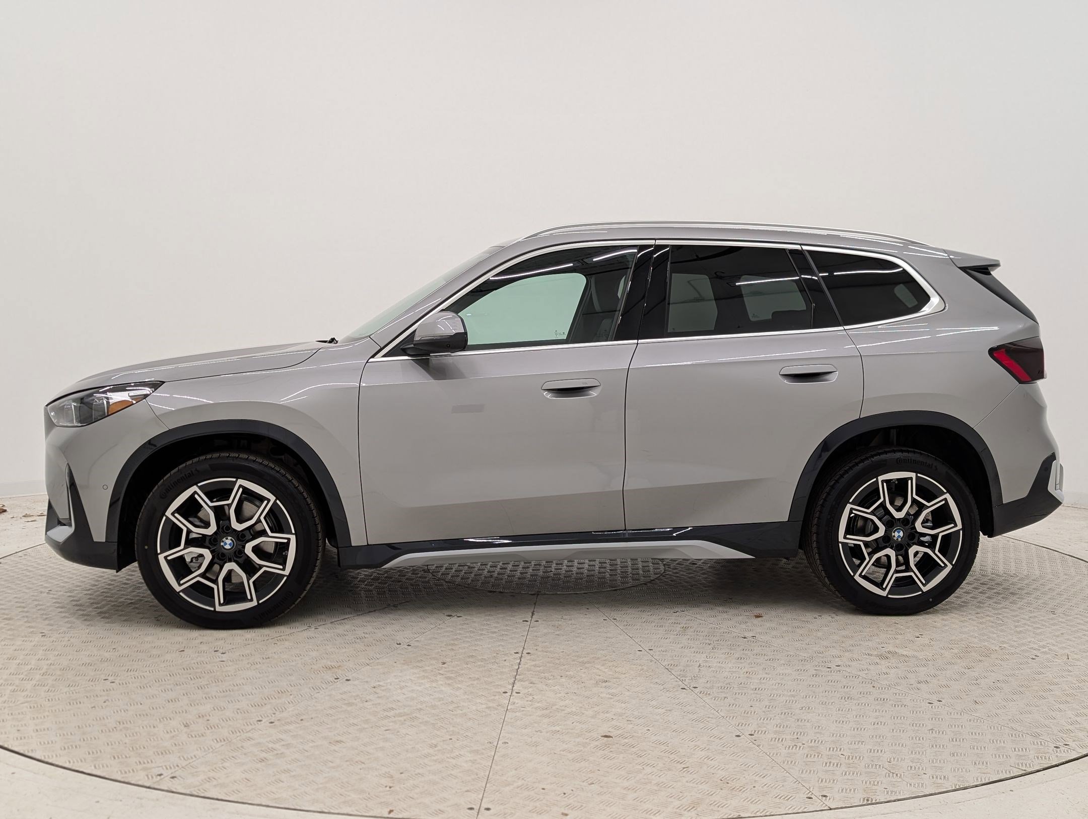 2026 Bmw X1 XDrive28i photo 2