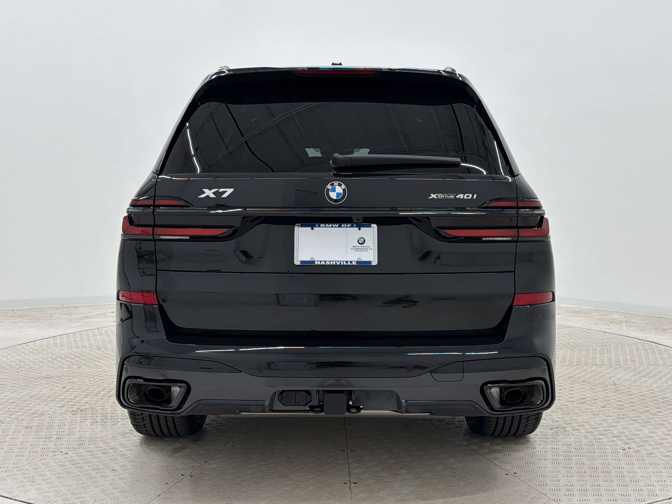 2027 BMW X7 40i | CarEdge | CarEdge
