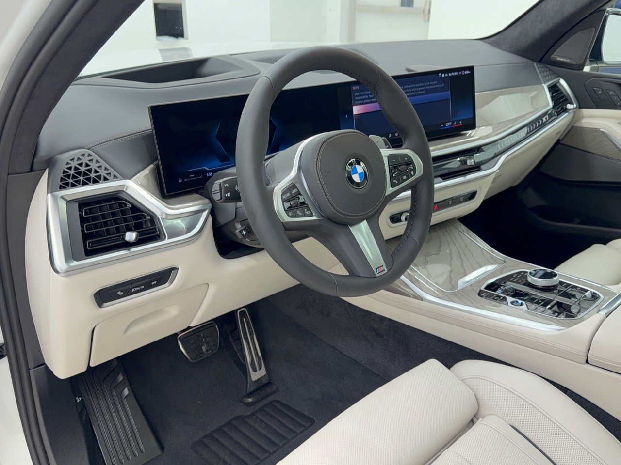 New 2027 BMW X7 xDrive40i SUV