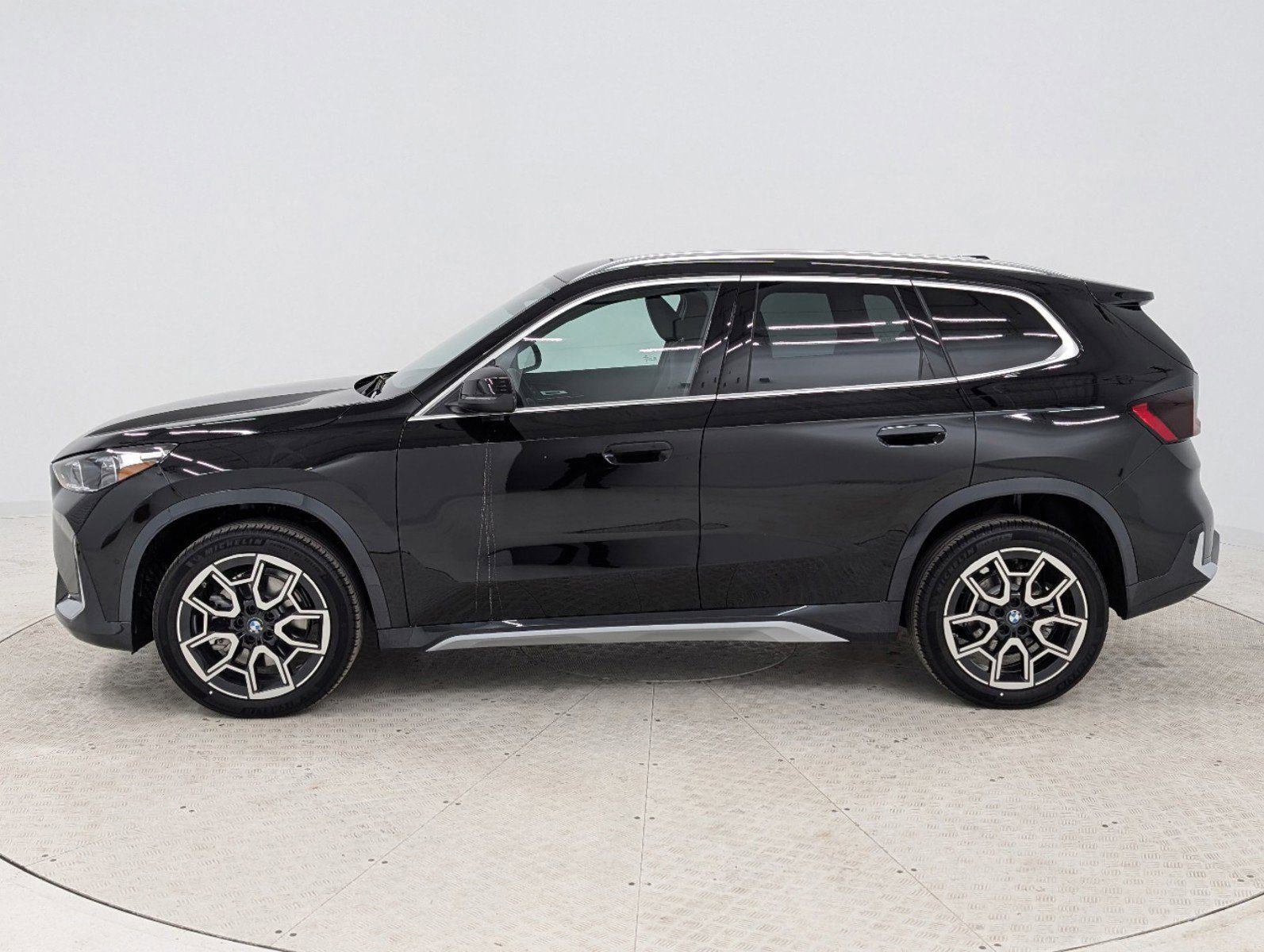 2025 Bmw X1 XDrive28i photo 2