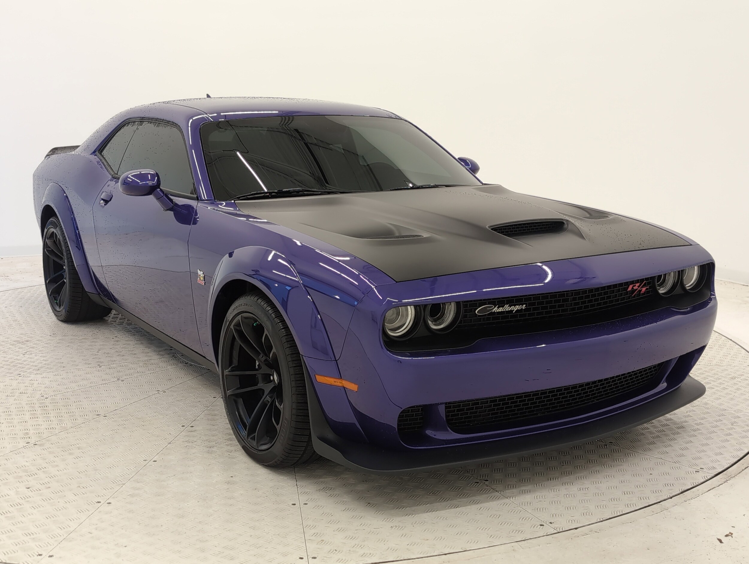 2023 Dodge Challenger R/T Scat Pack Widebody photo 2