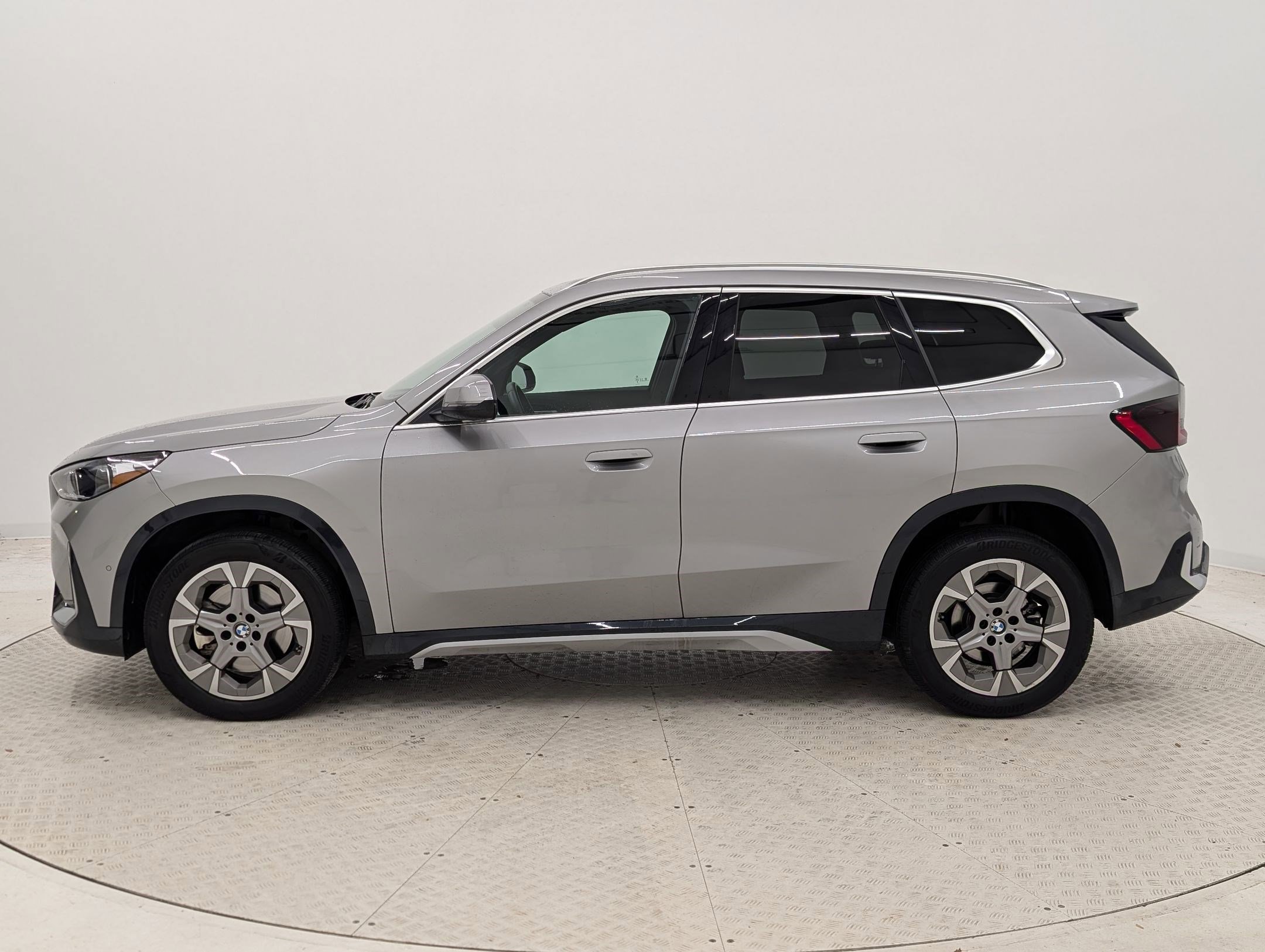 2025 Bmw X1 XDrive28i photo 2