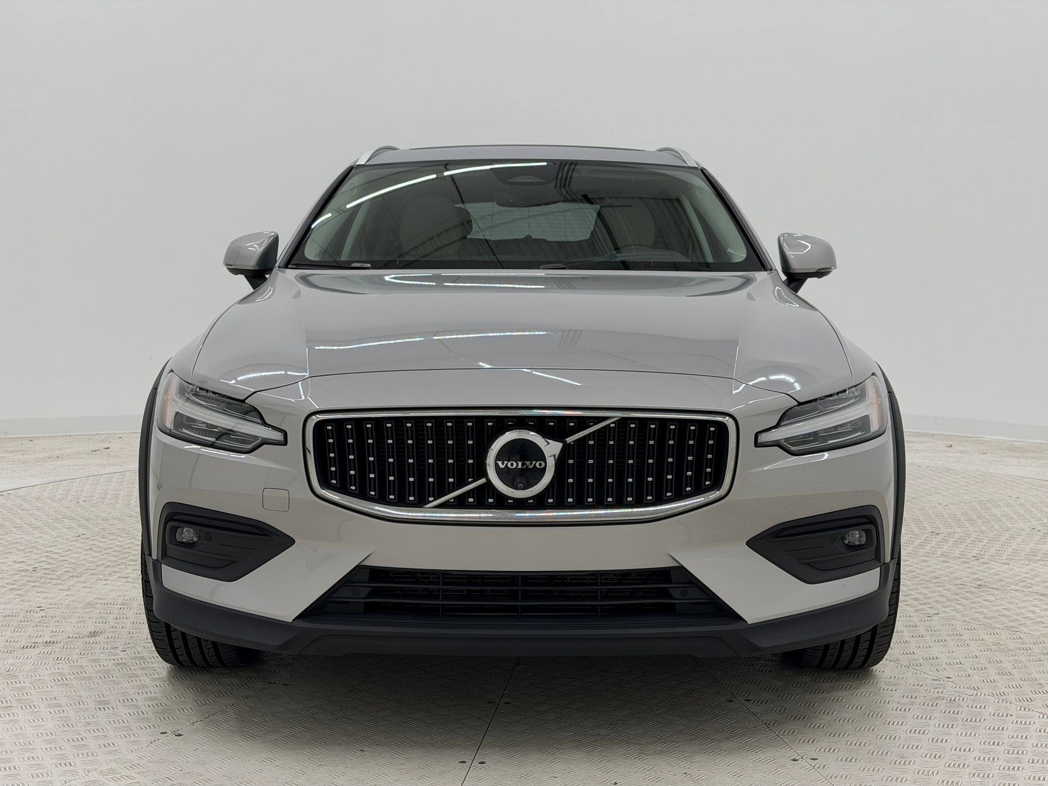 V60 Cross Country Plus Wagon
