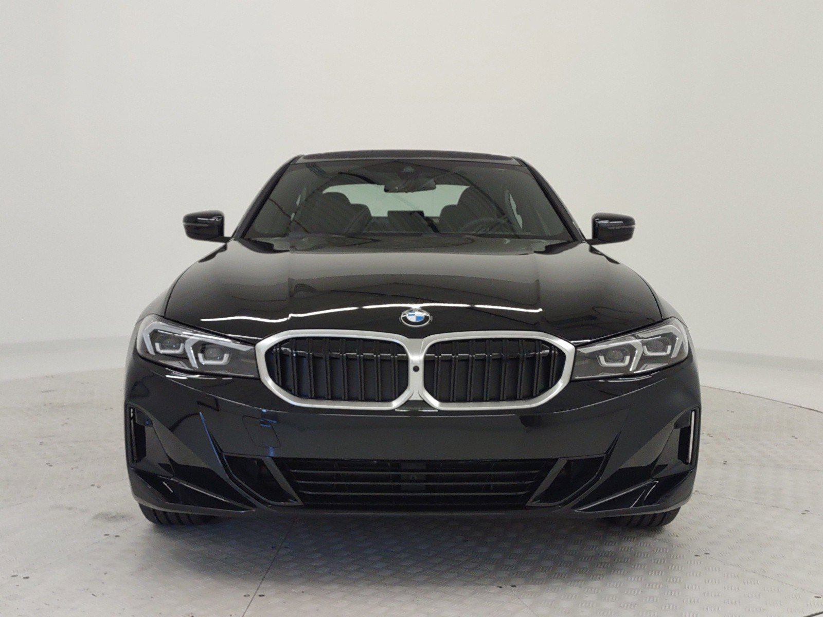 2024 Bmw 330i Sedan photo 3
