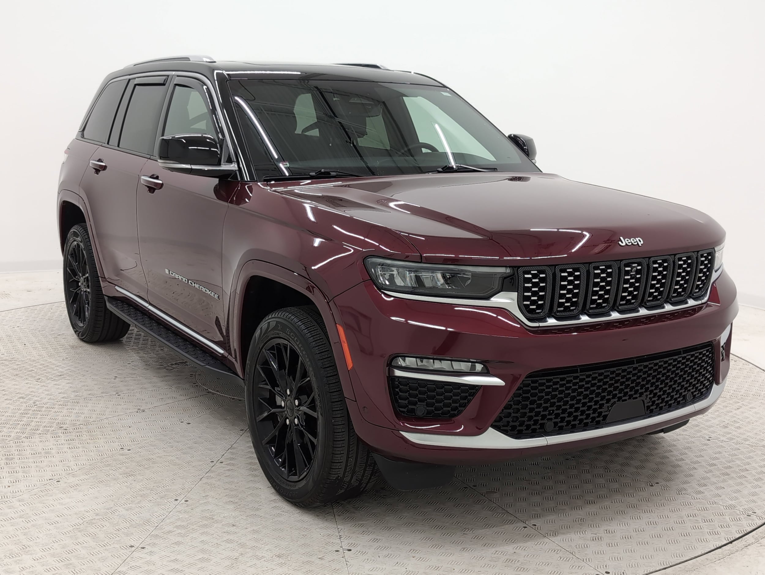 Used 2023 Jeep Grand Cherokee Summit with VIN 1C4RJGEG8P8733959 for sale in Nashville, TN