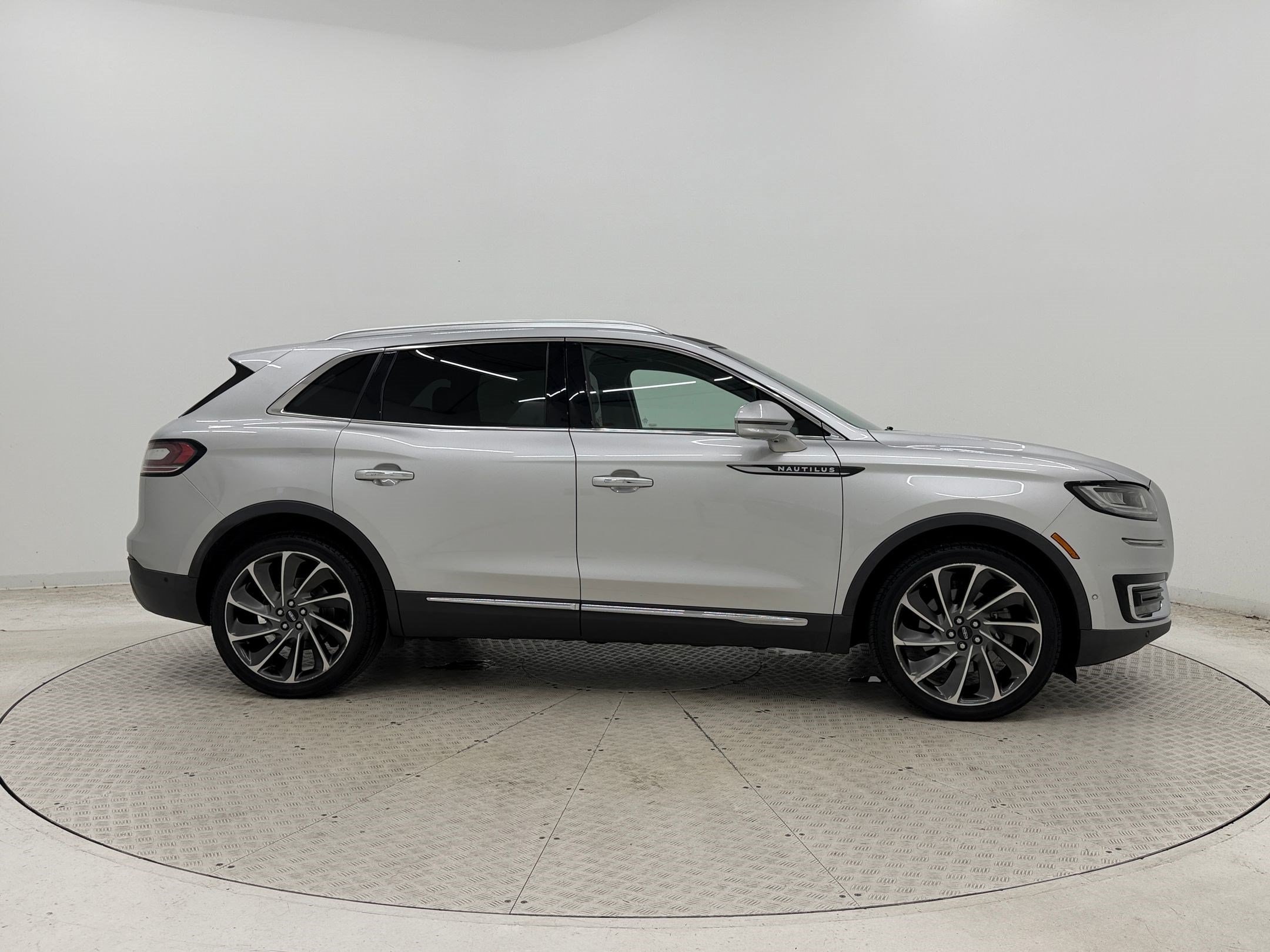 Nautilus Reserve SUV