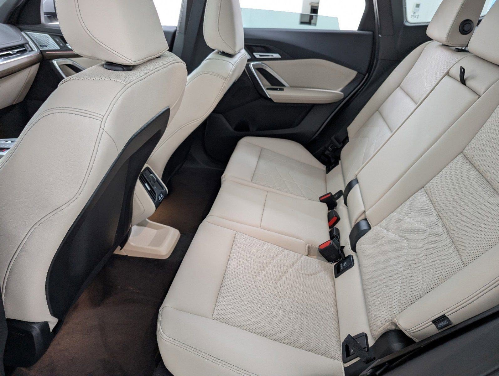 2025 BMW X1 28i - Photo 14
