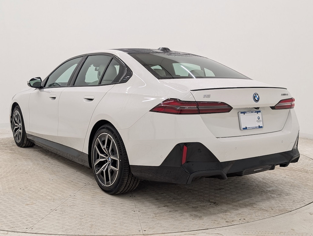 New 2026 BMW i5 xDrive40 Sedan