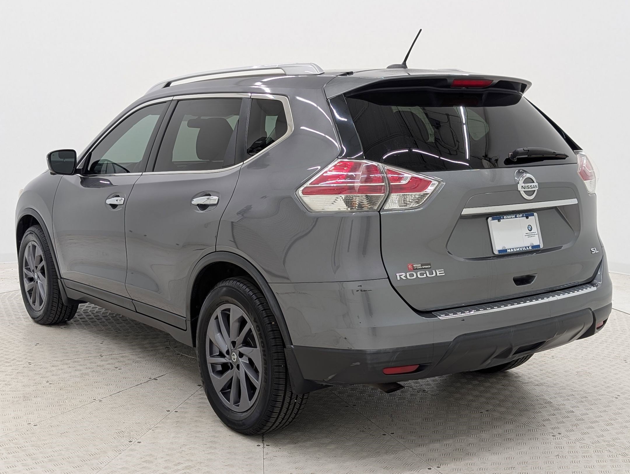 2016 Nissan Rogue SL photo 3