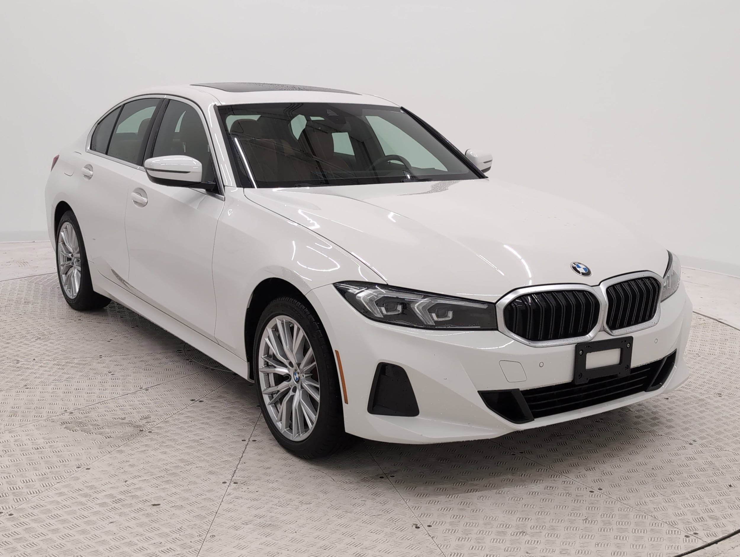 Used 2024 BMW 3 Series 330i with VIN 3MW89FF06R8E18128 for sale in Nashville, TN