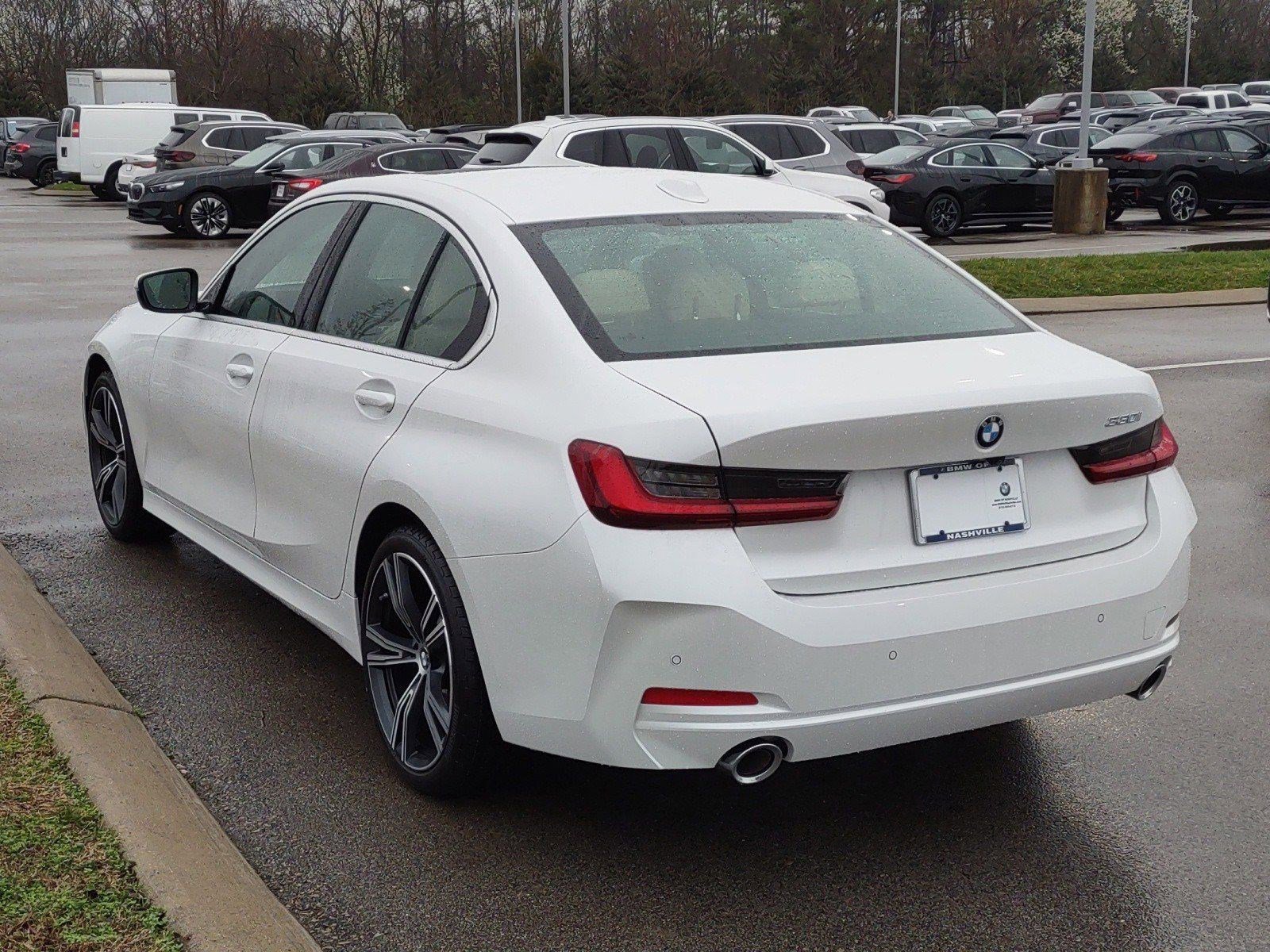 2024 Bmw 330i Sedan photo 3