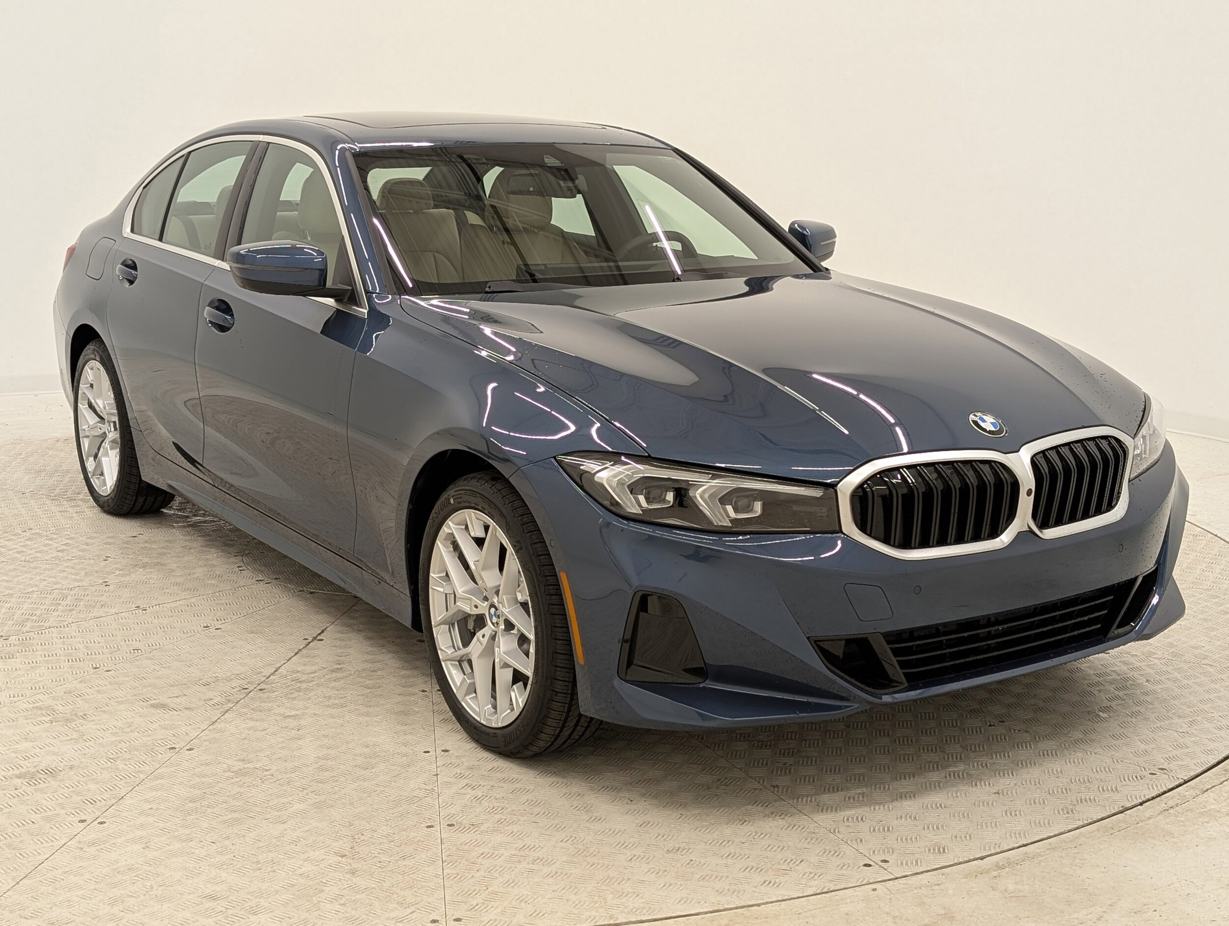 2025 Bmw 330i photo 2