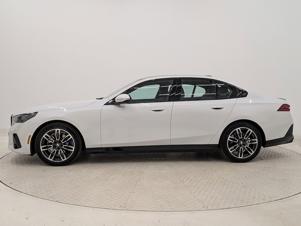 New 2026 BMW 530i xDrive Sedan