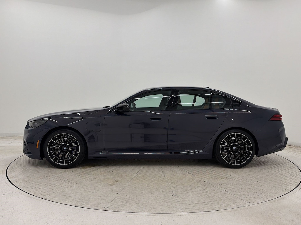 New 2027 BMW M5 Sedan