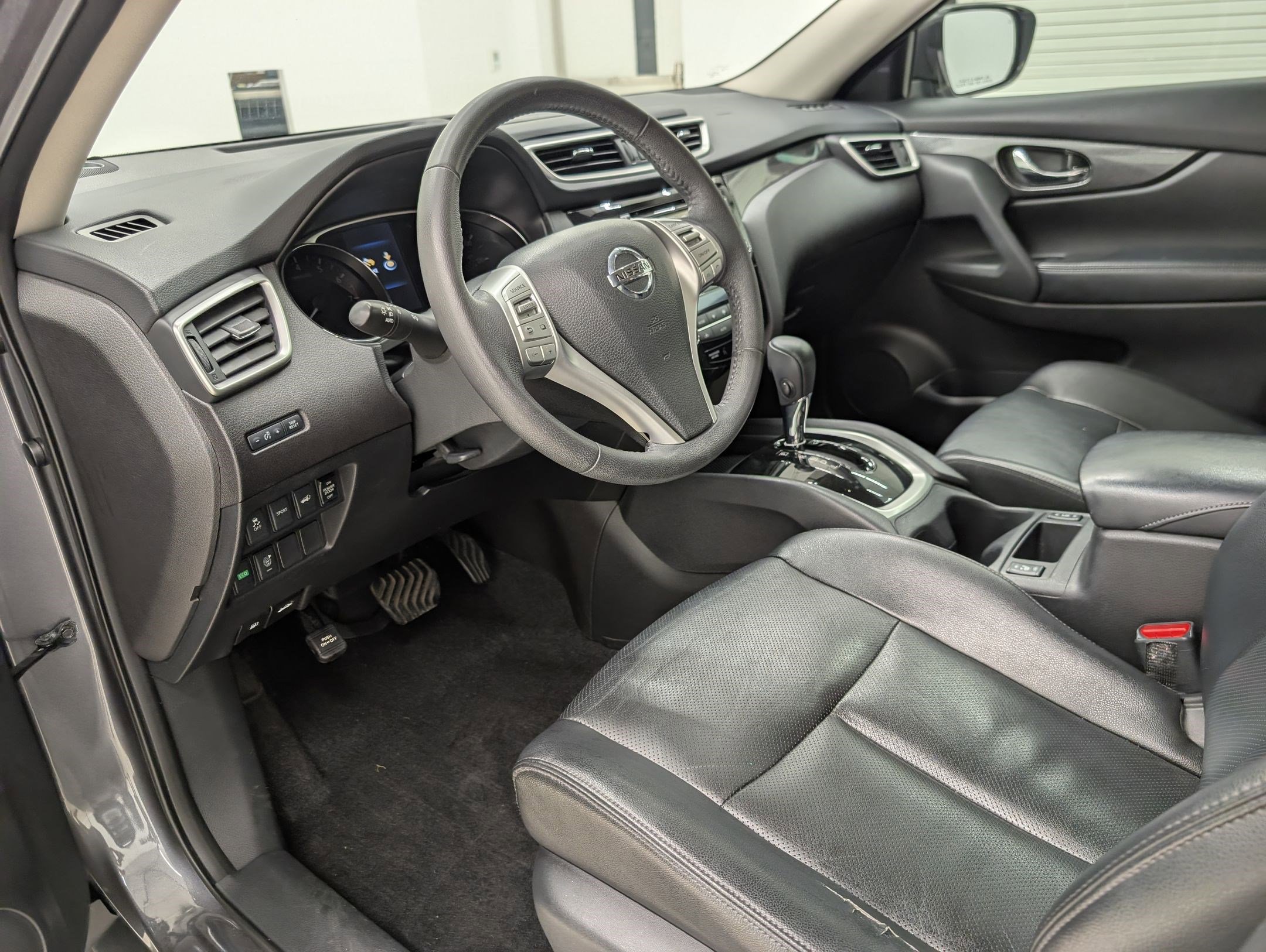 2016 Nissan Rogue SL photo 4